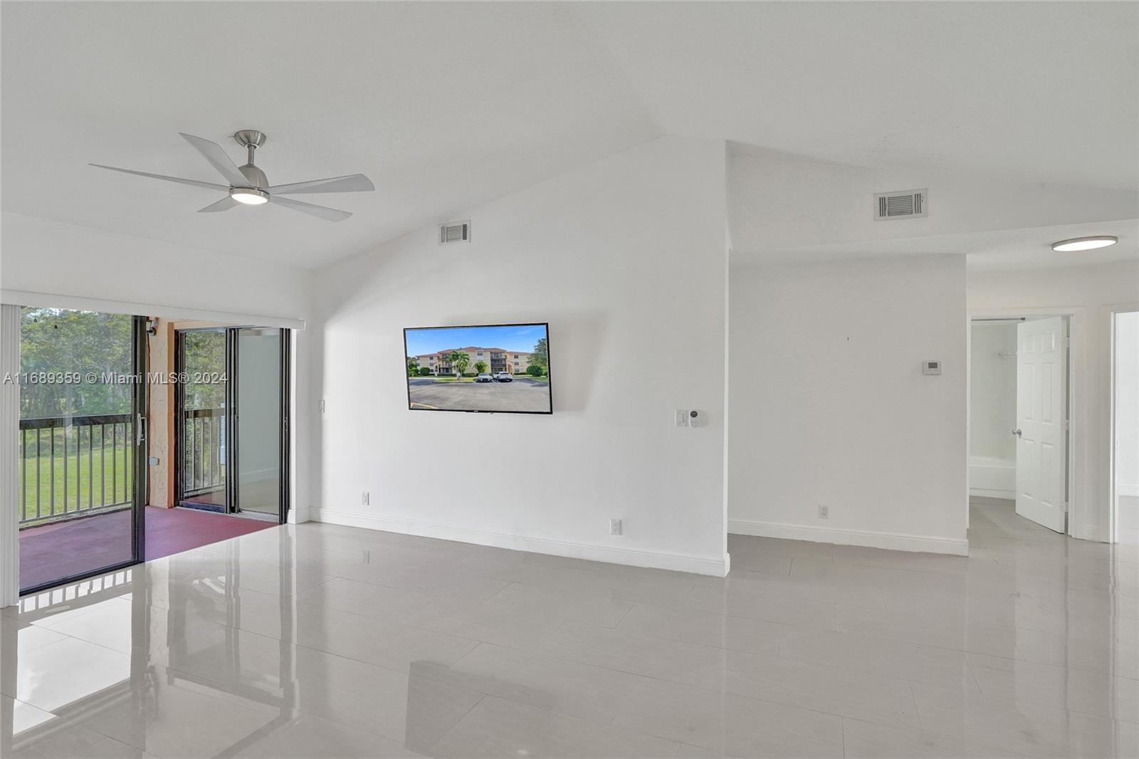 5661 Riverside Dr #306B7, Coral Springs, Florida image 4