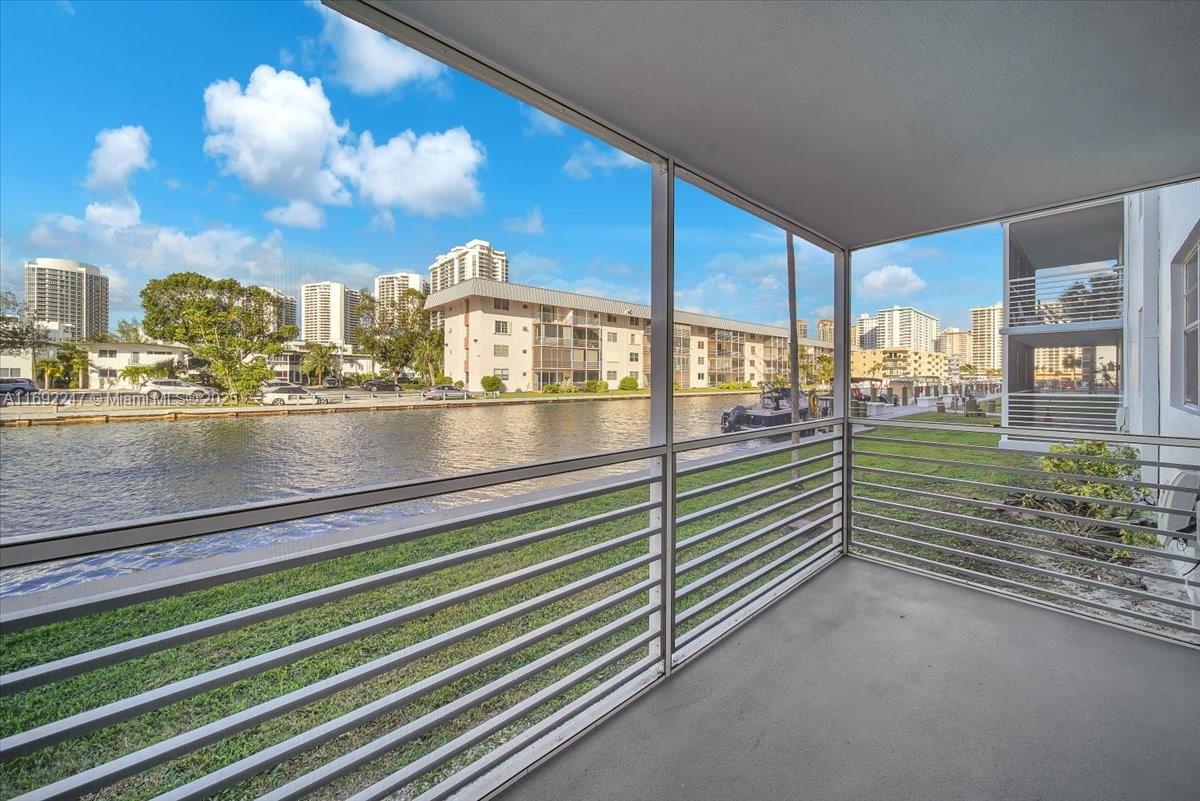 3725 NE 169 St #105, North Miami Beach, Florida image 18