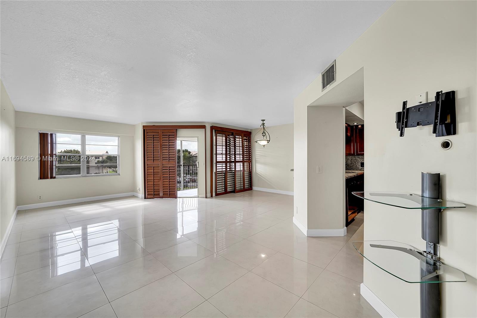 12950 SW 4th Ct #403H, Pembroke Pines, Florida image 12