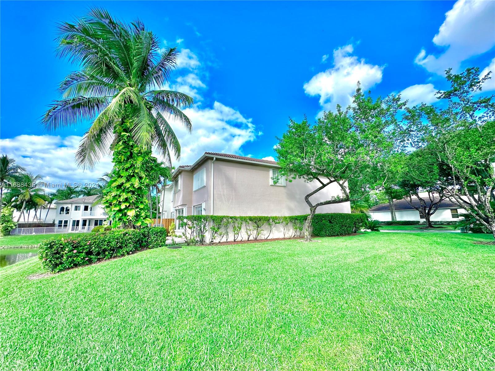 6854 NW 107th Pl, Doral, Florida image 39