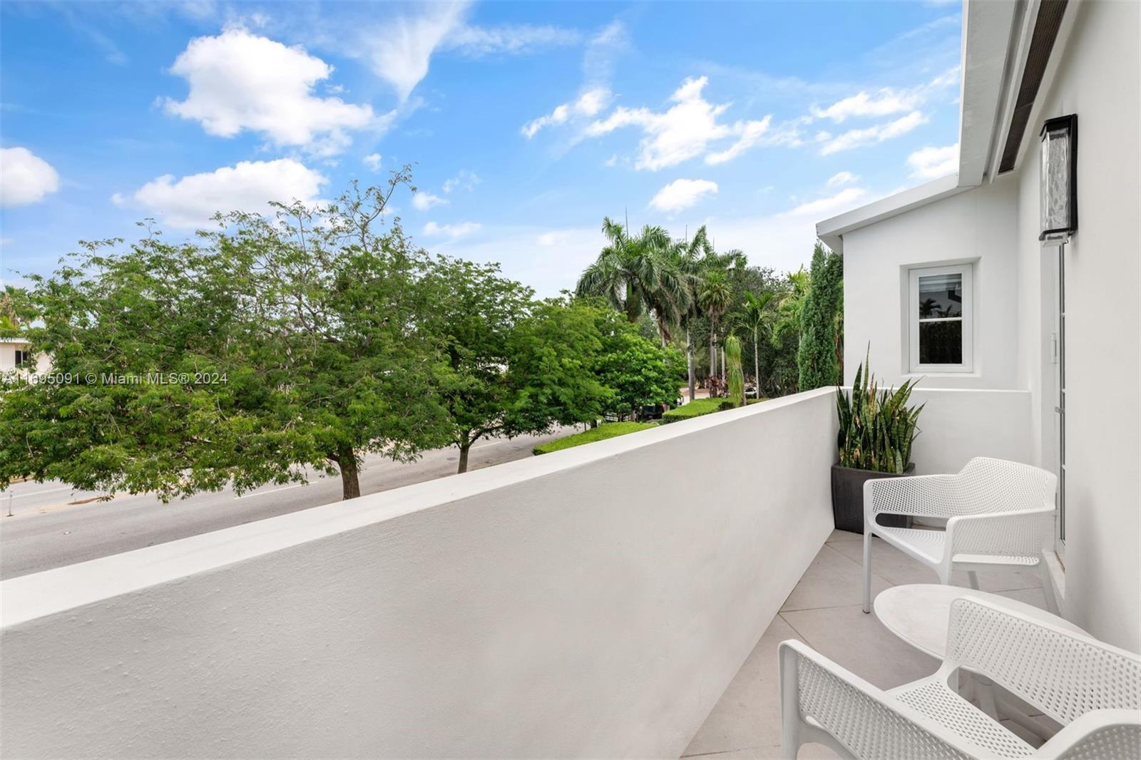 2887 Pine Tree Dr, Miami Beach, Florida image 35