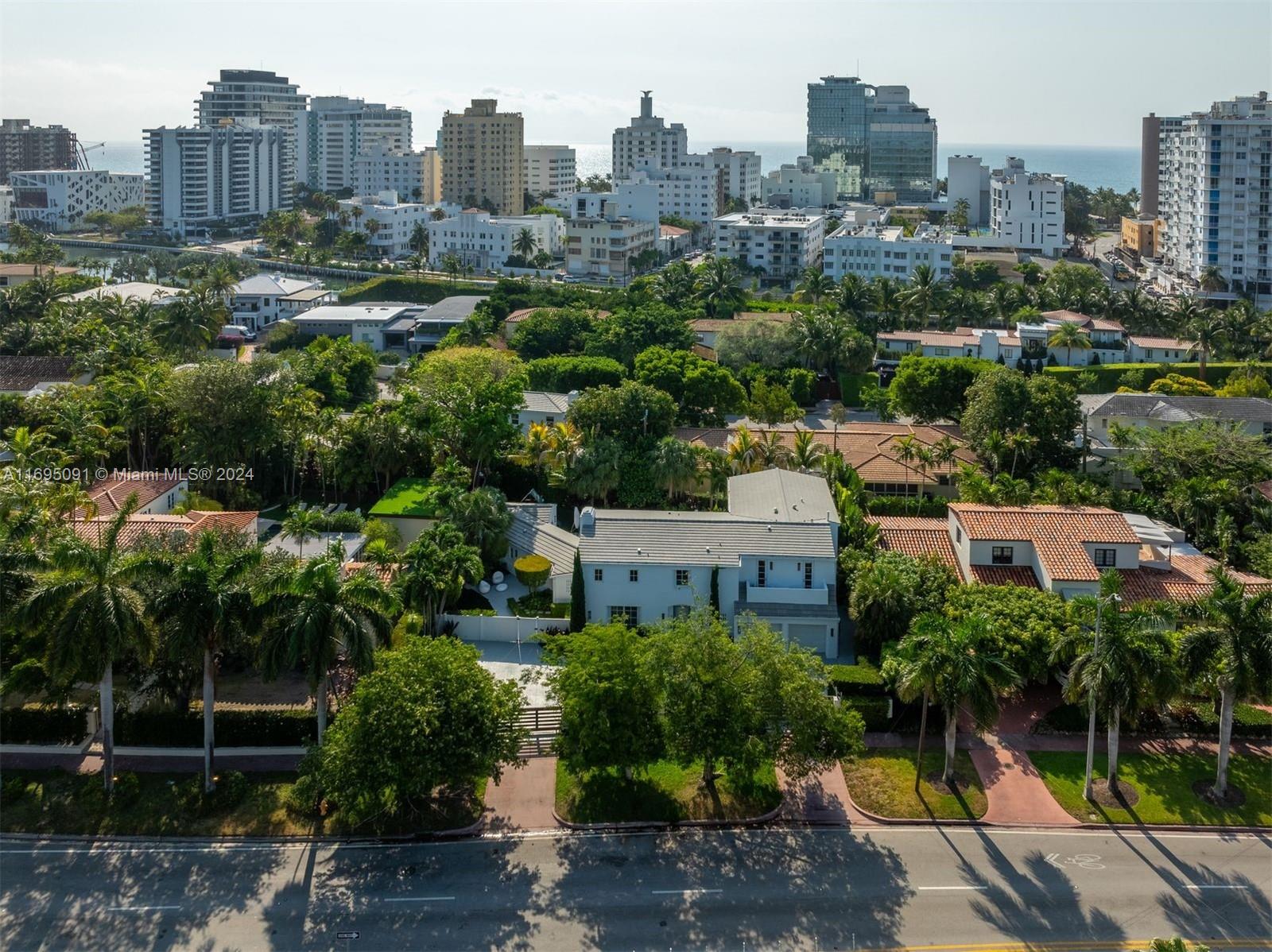 2887 Pine Tree Dr, Miami Beach, Florida image 4