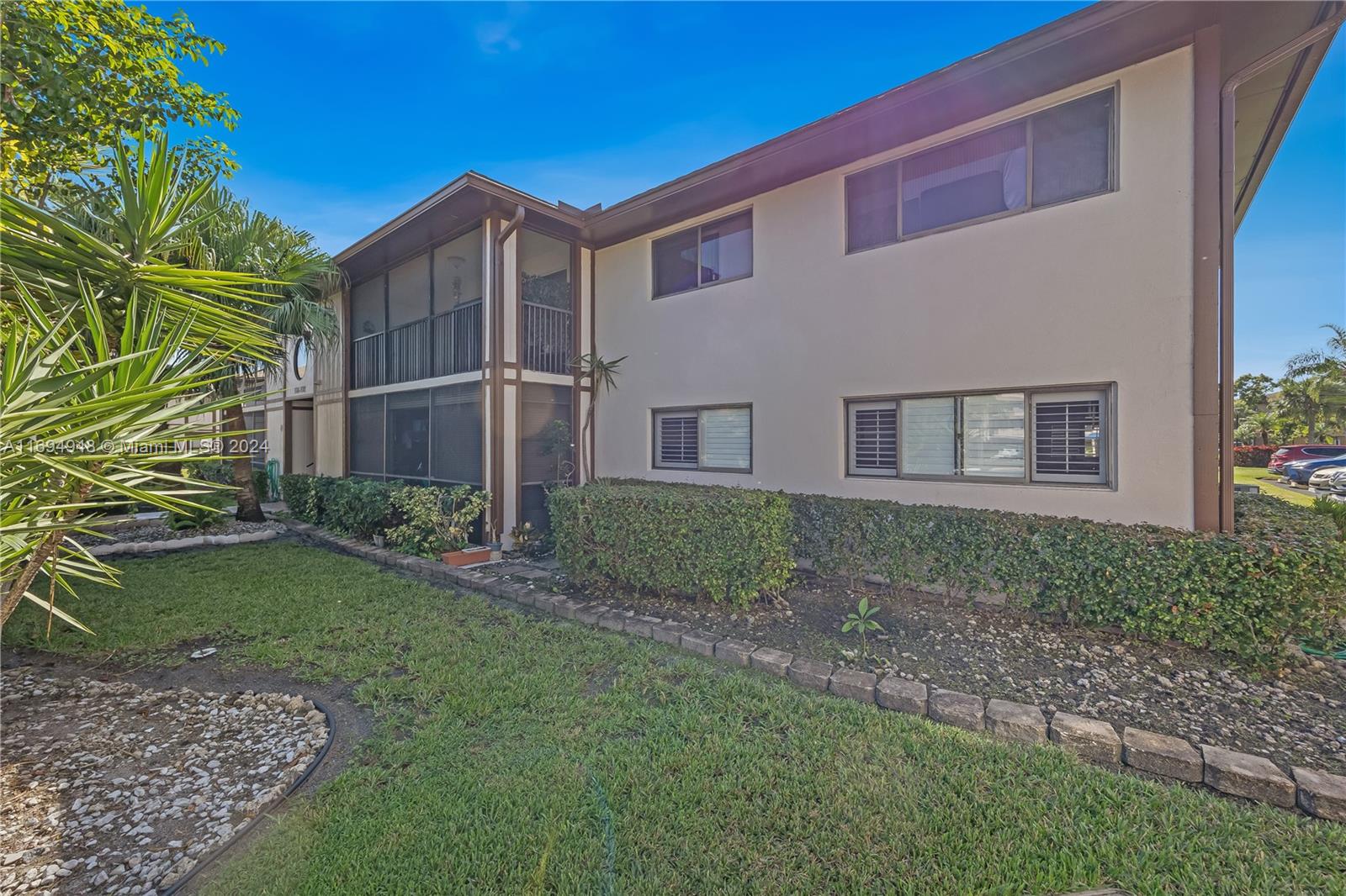 9780 N Belfort Cir #105, Tamarac, Florida image 35