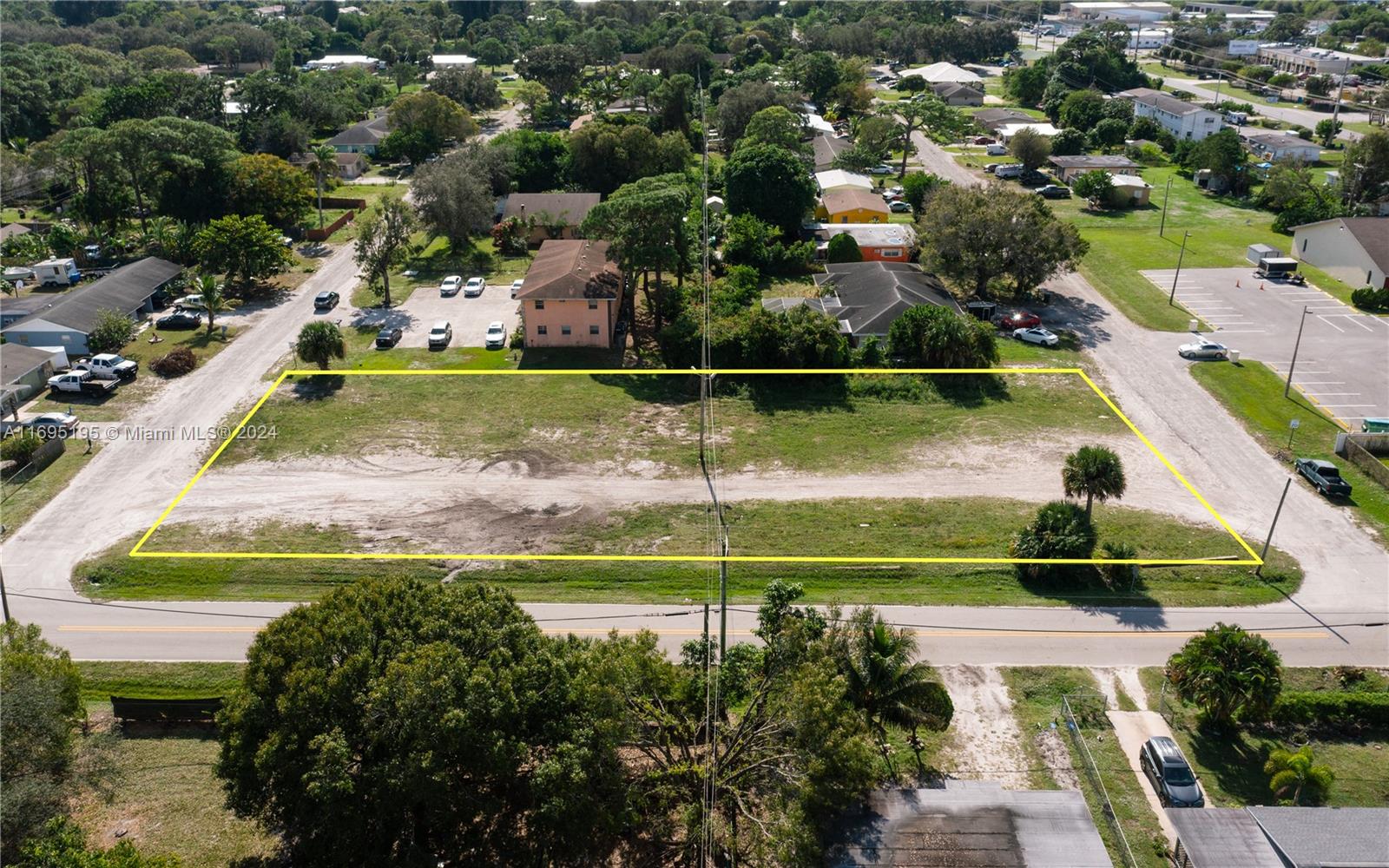 943 Kanner Dr, Fort Pierce, Florida image 2