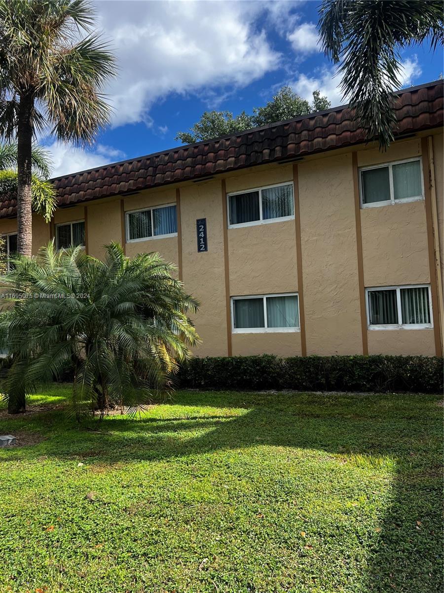 2412 NW 39th Way #101, Lauderdale Lakes, Florida image 1