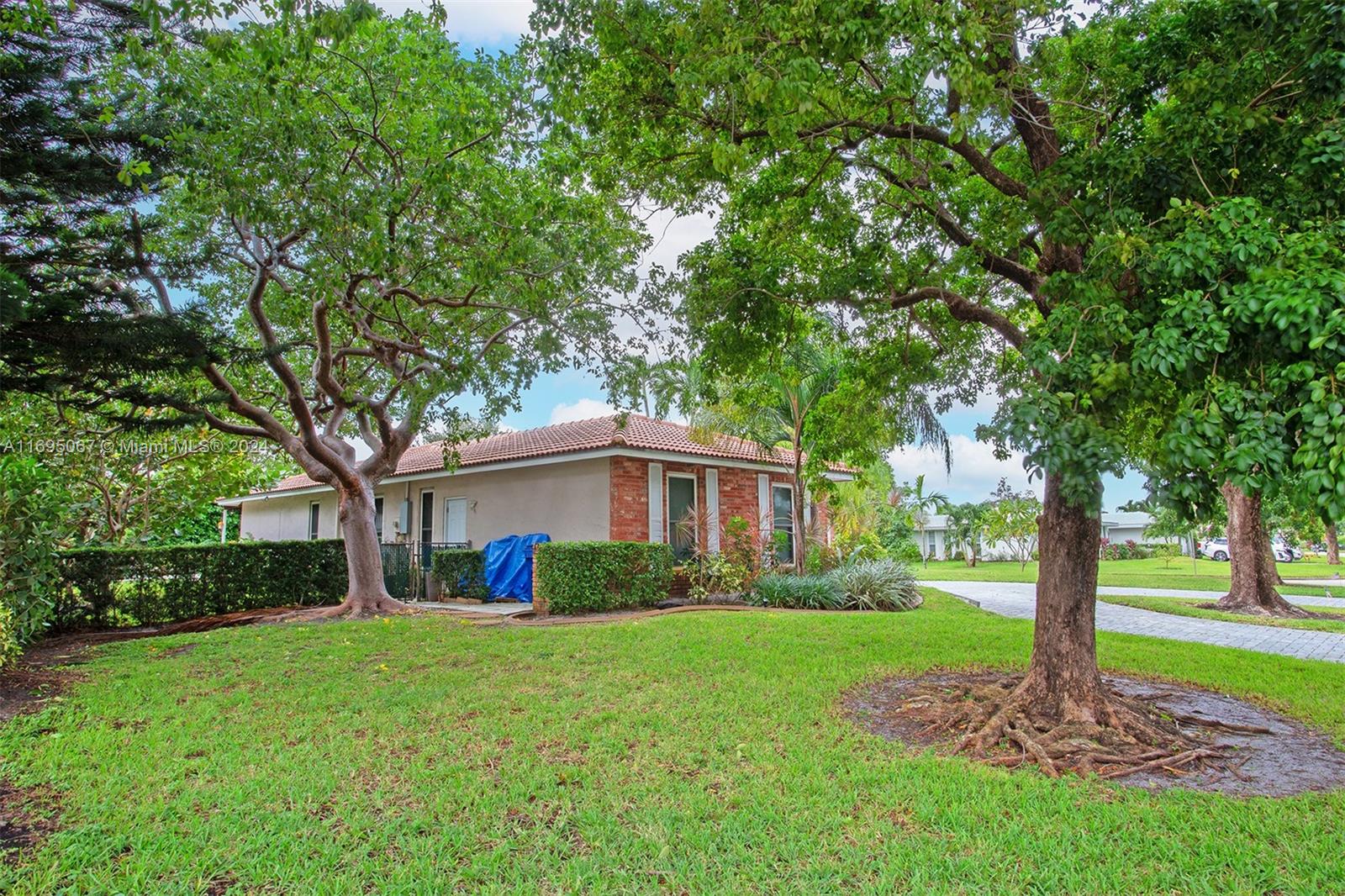 892 NW 83rd Dr, Coral Springs, Florida image 4