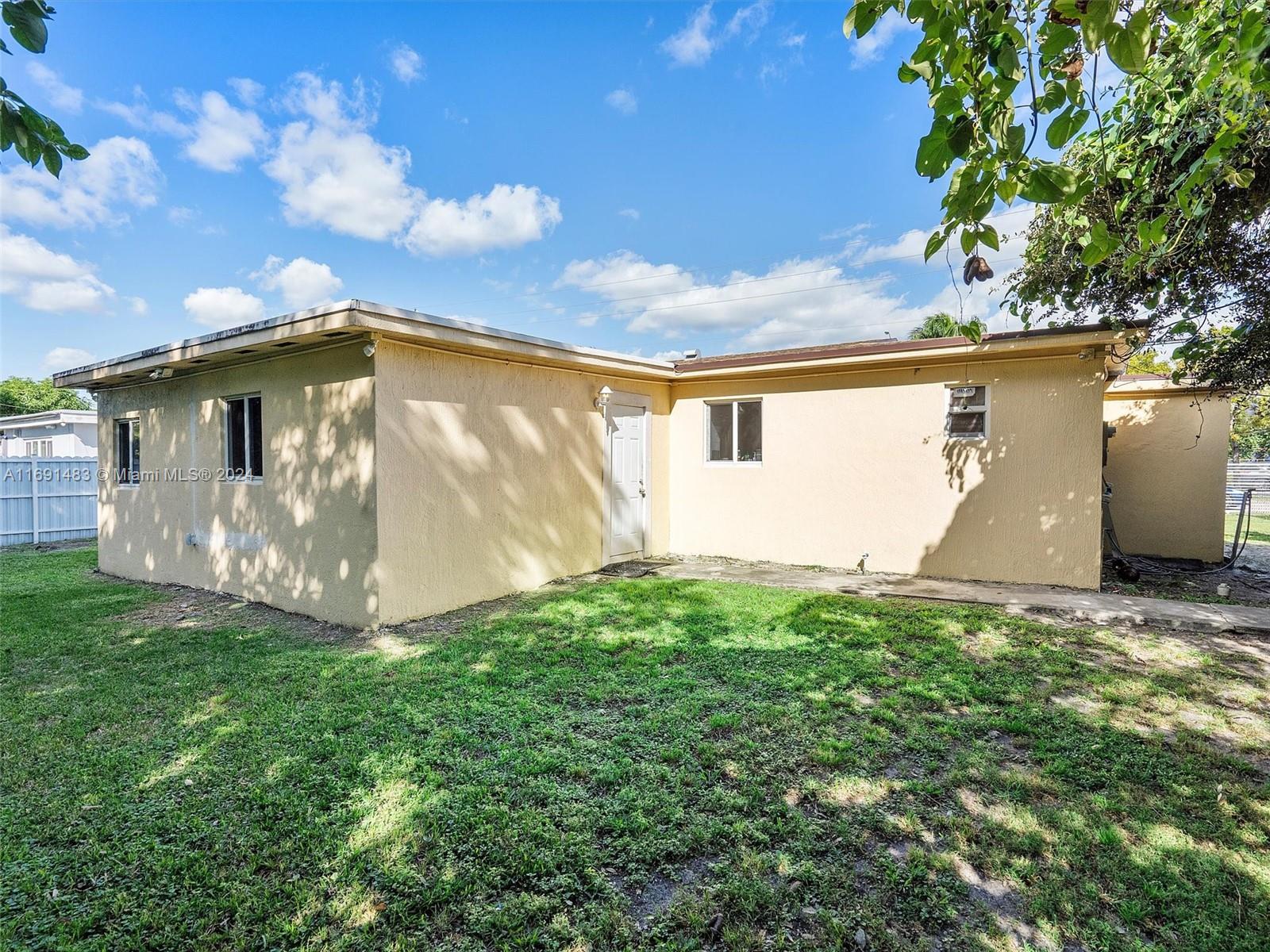 Residential, Miami Gardens, Florida image 10