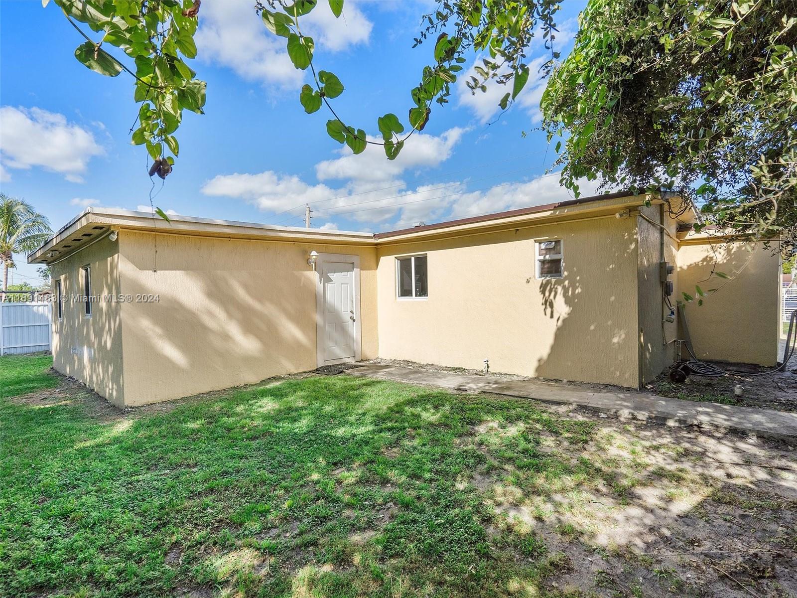 Residential, Miami Gardens, Florida image 12