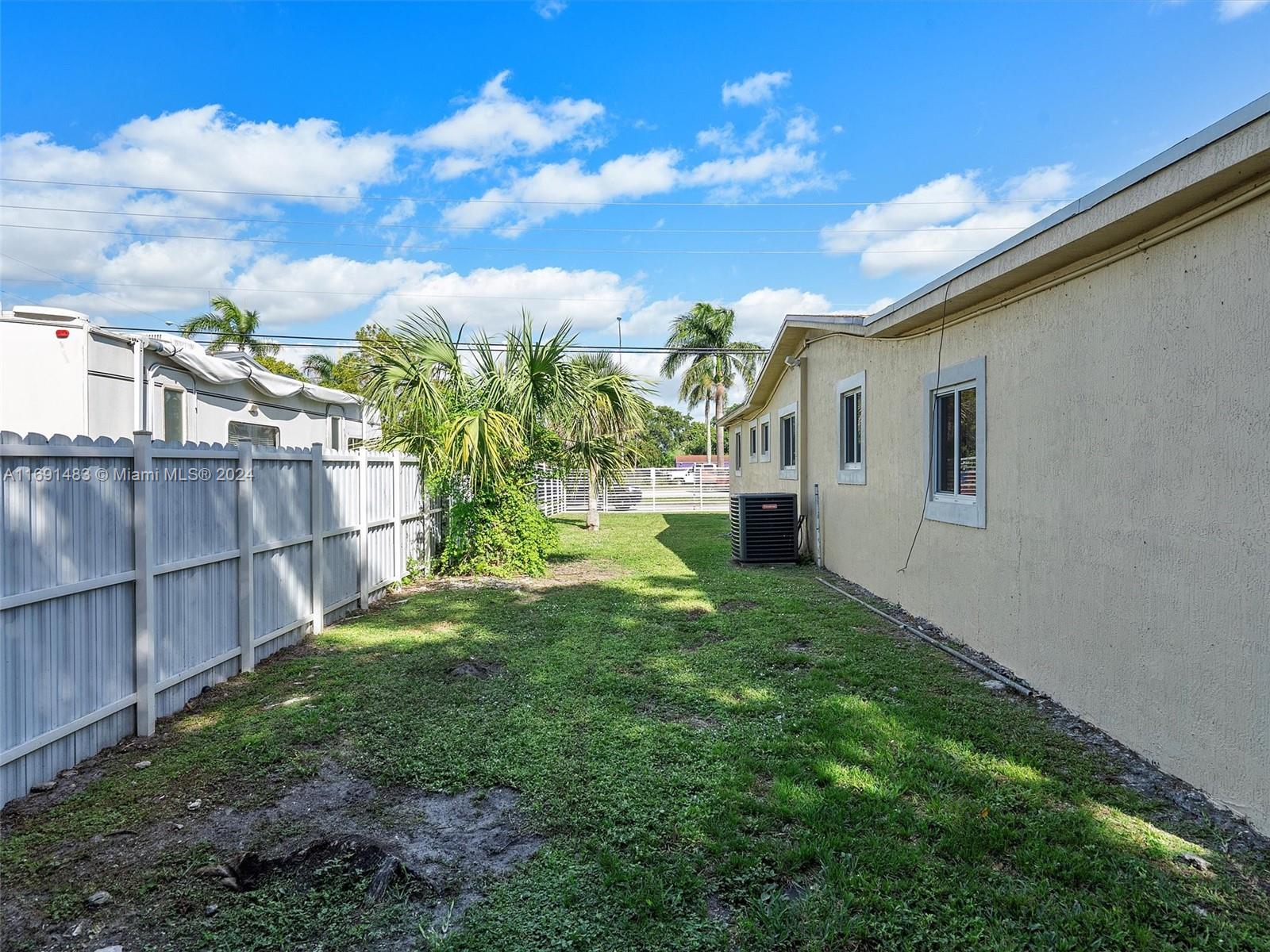 Residential, Miami Gardens, Florida image 13