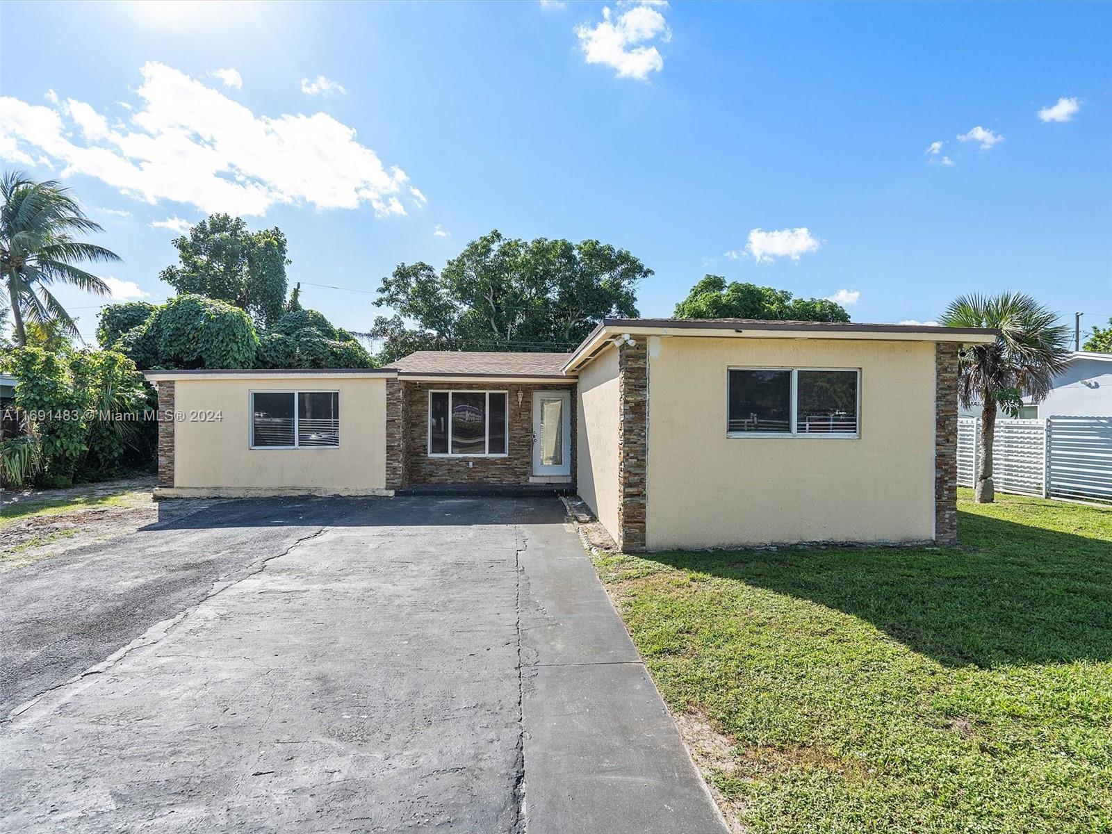 Residential, Miami Gardens, Florida image 3