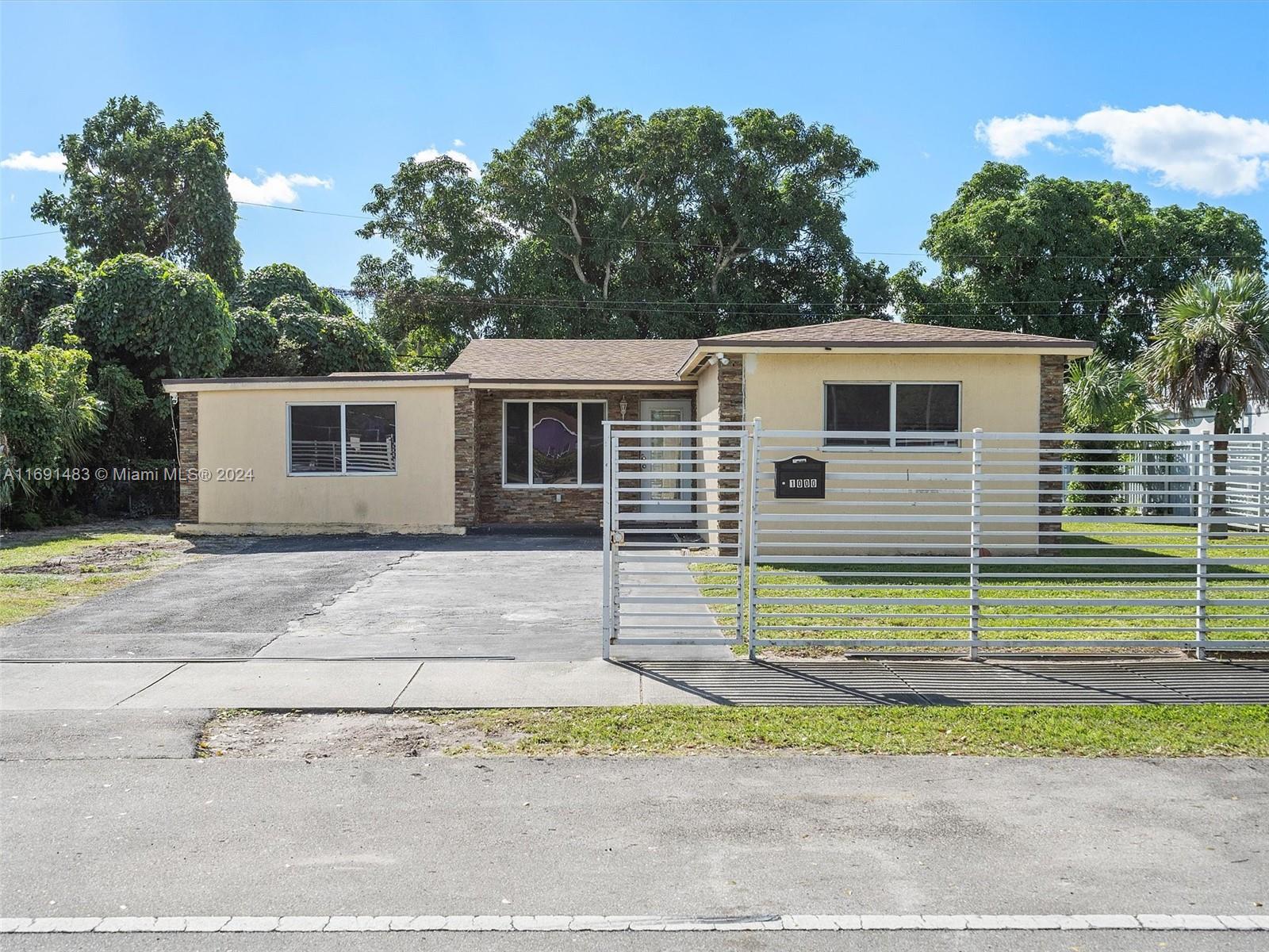 Residential, Miami Gardens, Florida image 4