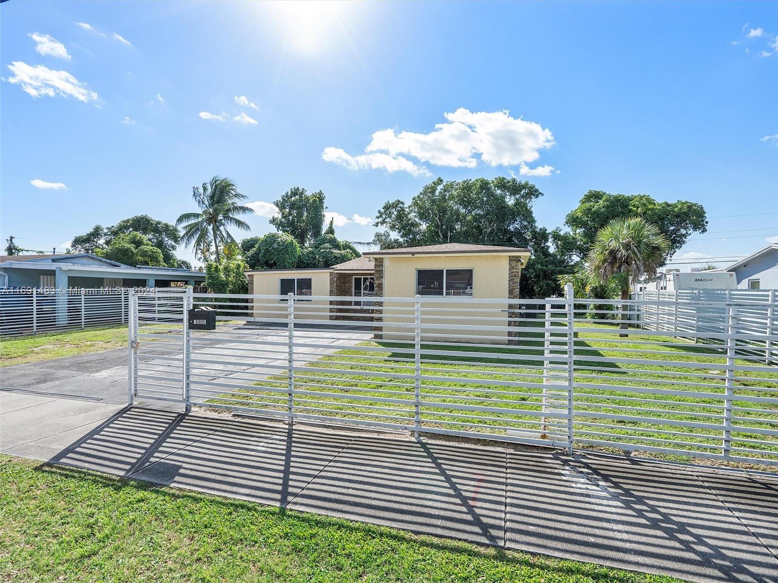 Residential, Miami Gardens, Florida image 5