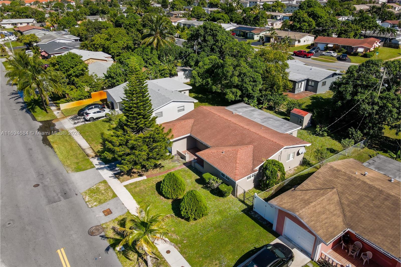 2698 NW 35th Ter, Lauderdale Lakes, Florida image 2