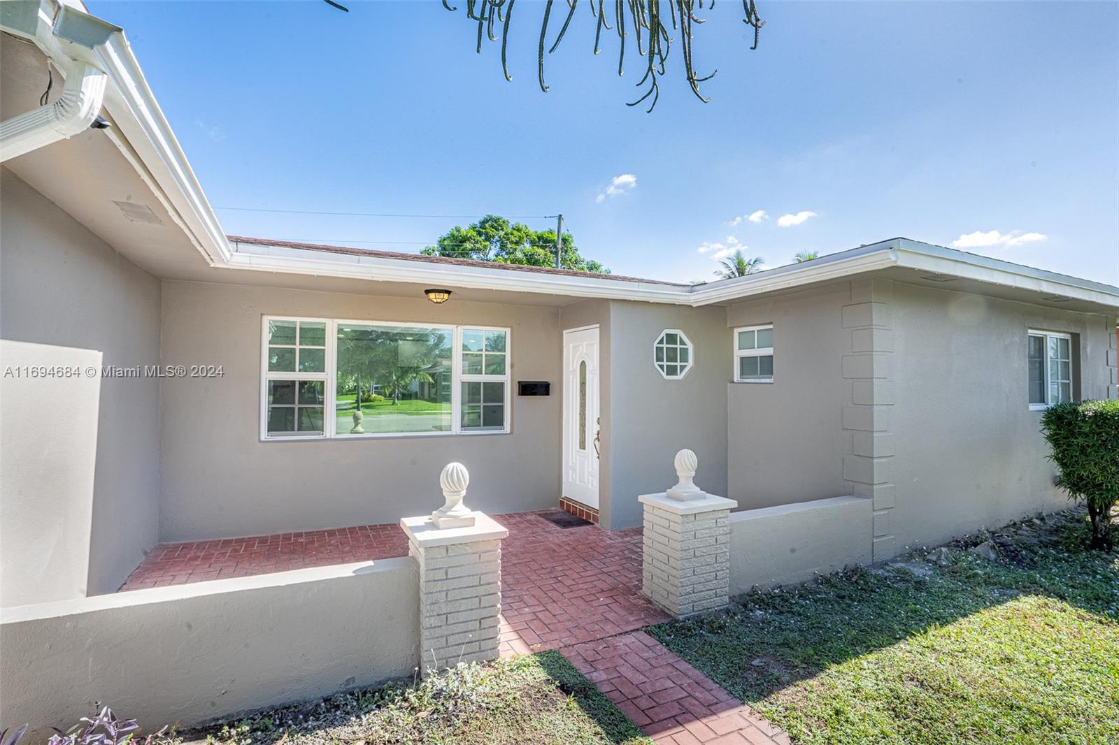 2698 NW 35th Ter, Lauderdale Lakes, Florida image 3