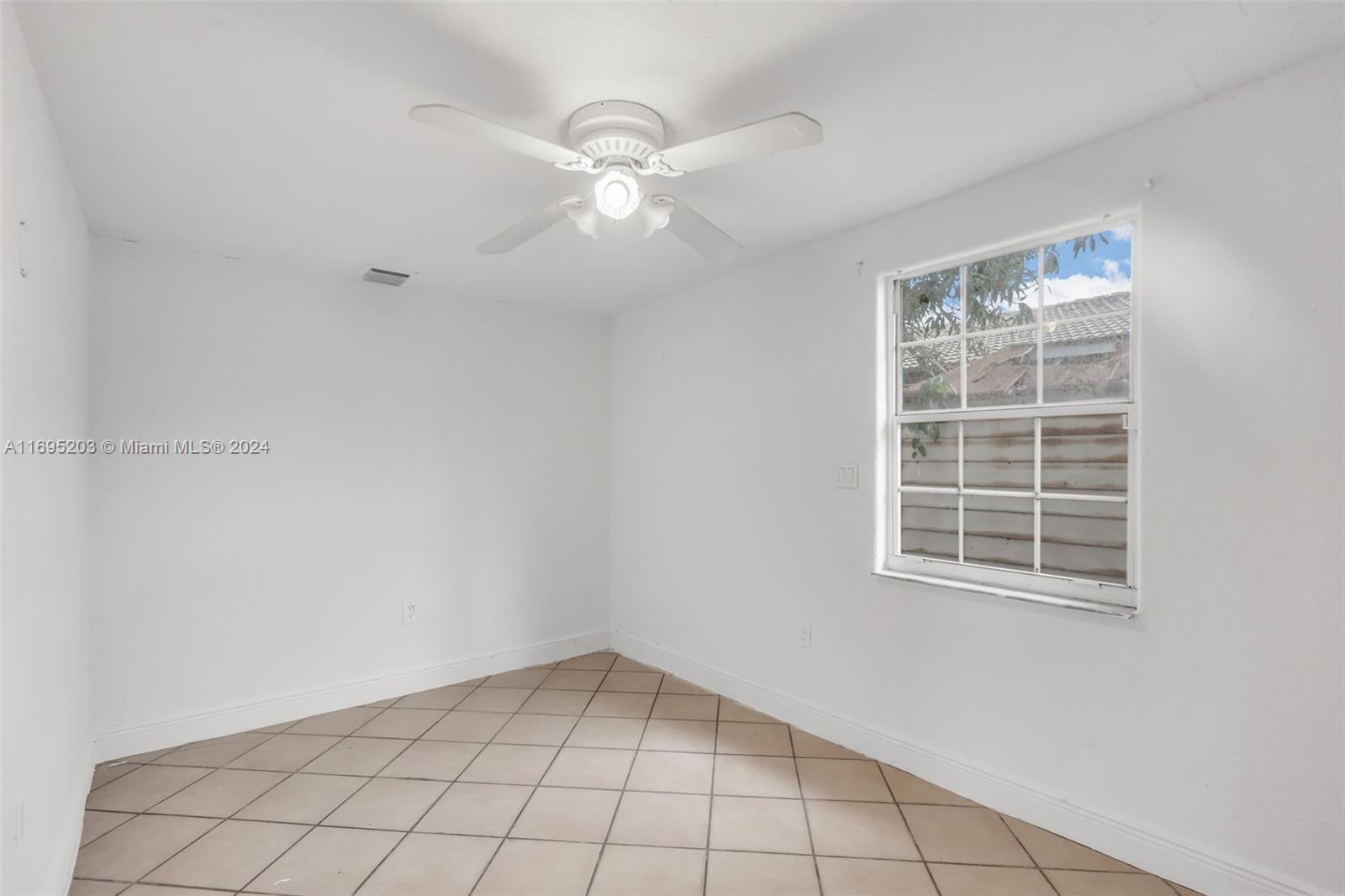 271 E 33rd St, Hialeah, Florida image 15