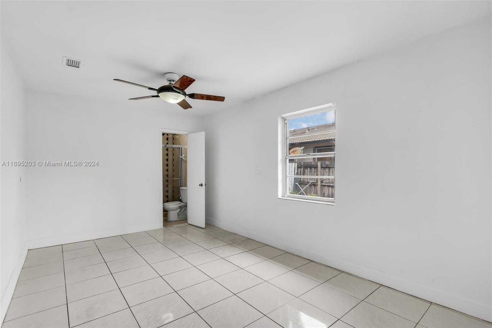 271 E 33rd St, Hialeah, Florida image 17