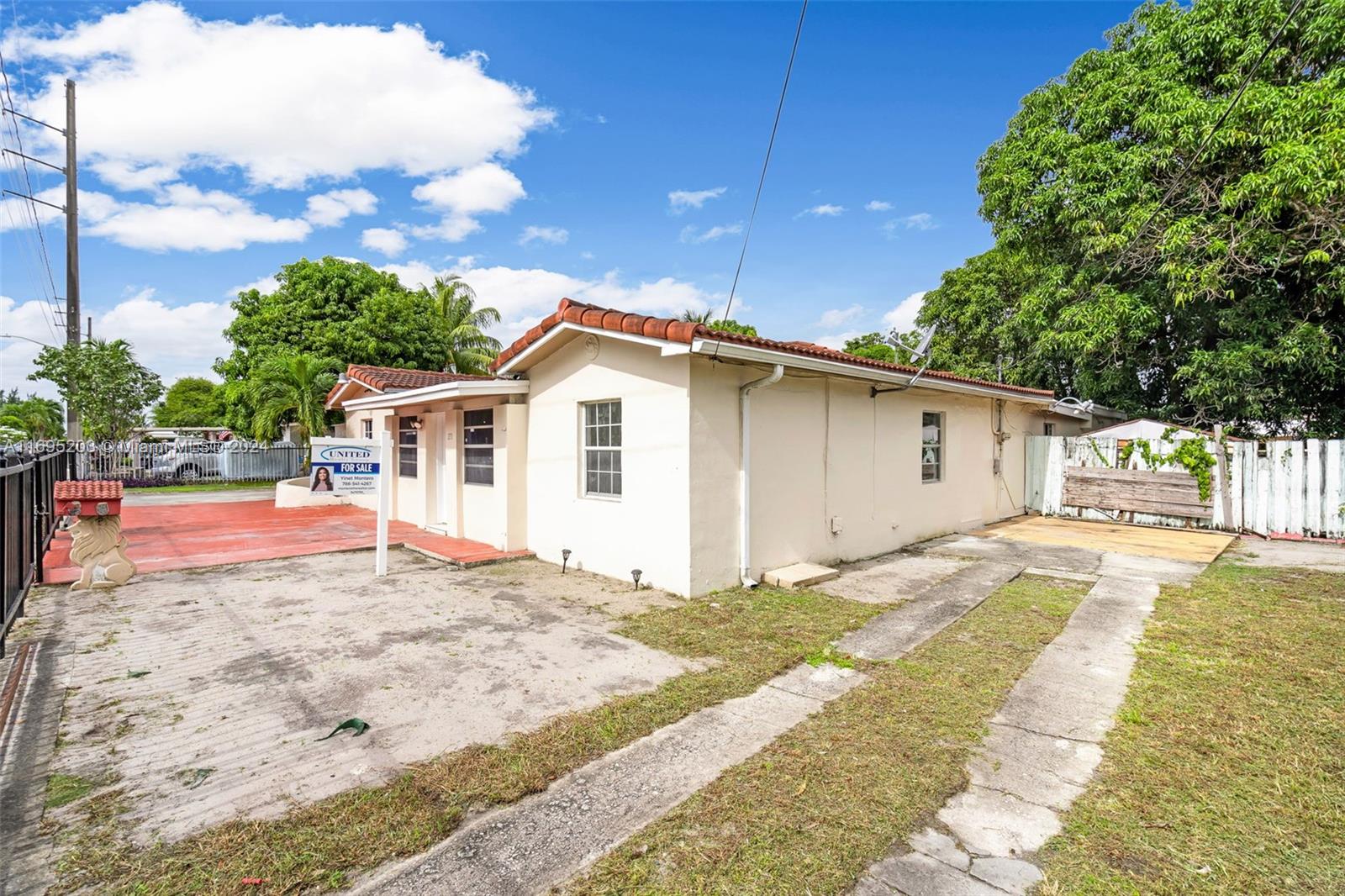 271 E 33rd St, Hialeah, Florida image 2