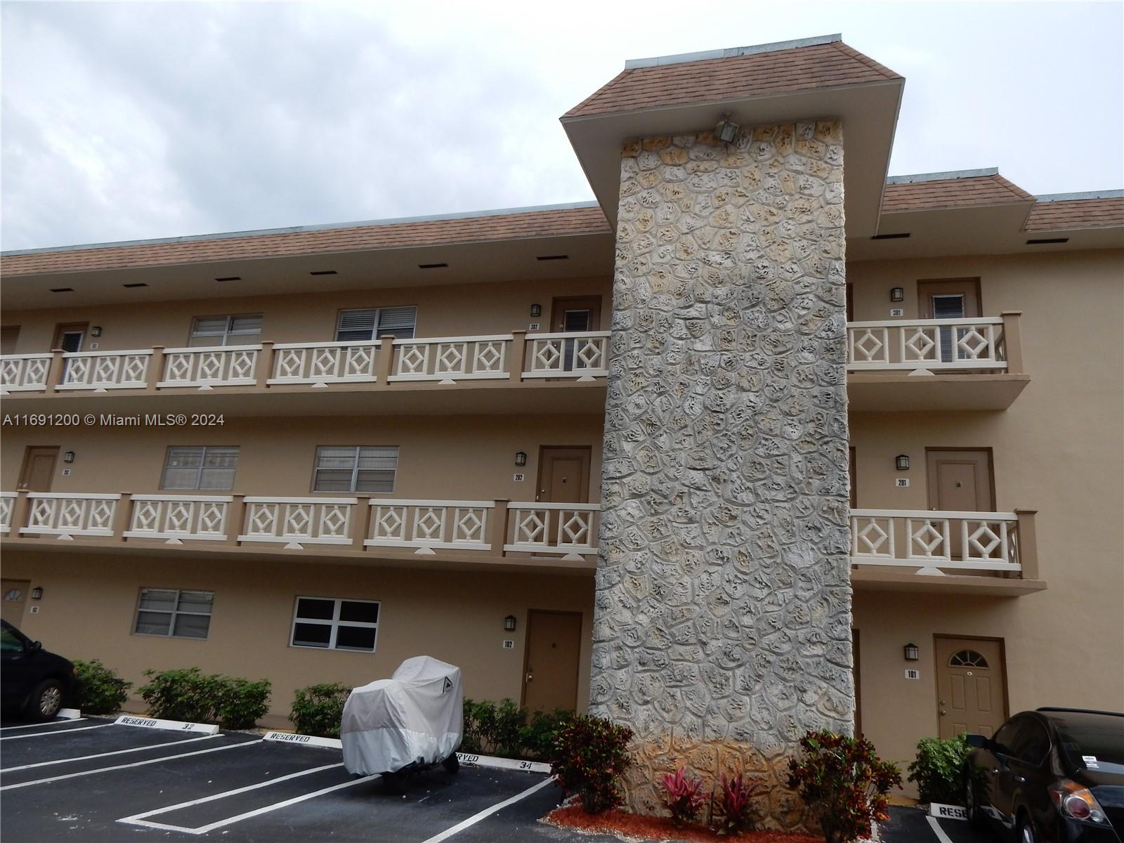 5051 W Oakland Park Blvd #302, Lauderdale Lakes, Florida image 28