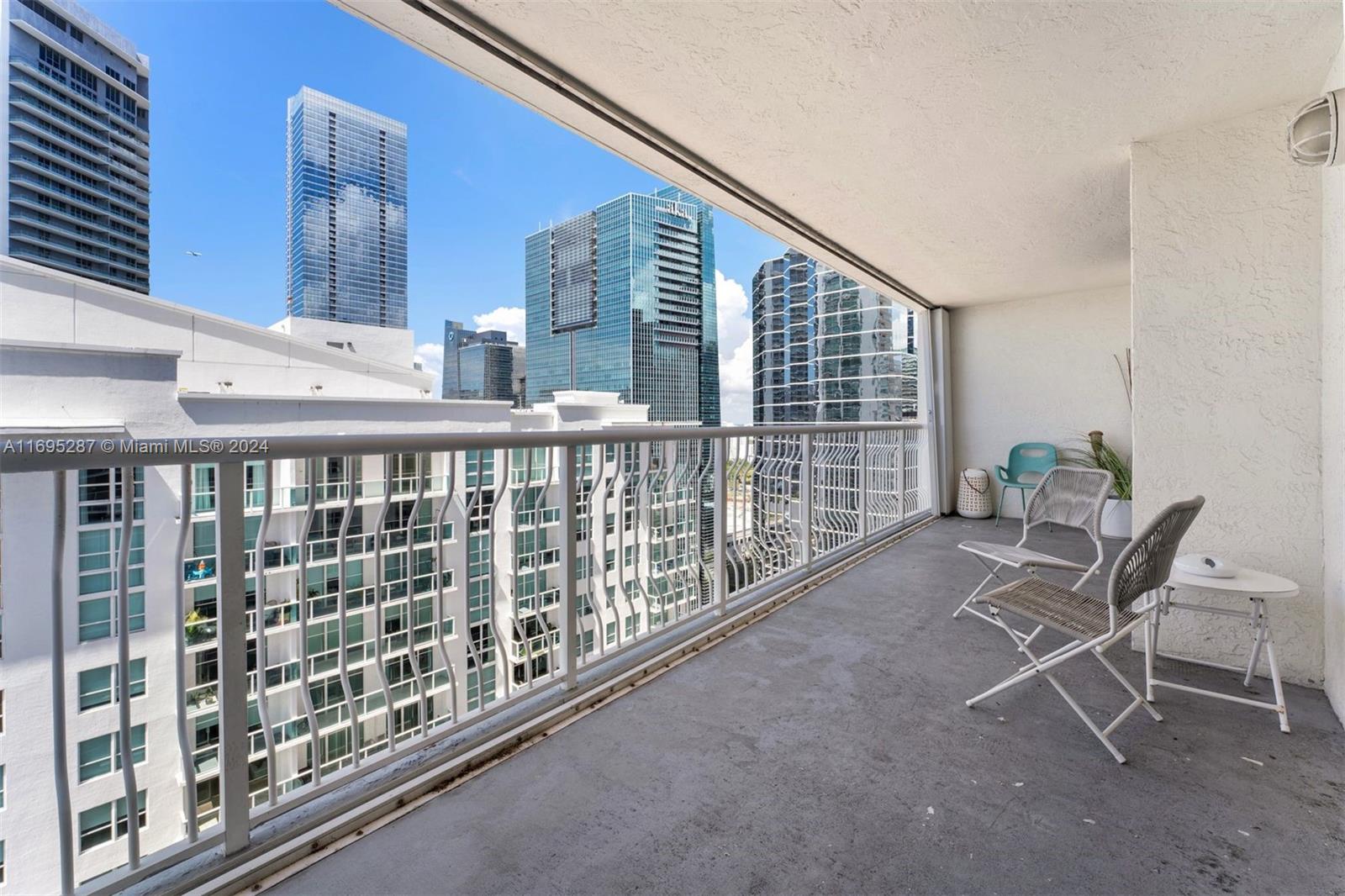 1200 Brickell Bay Dr #2707, Miami, Florida image 3