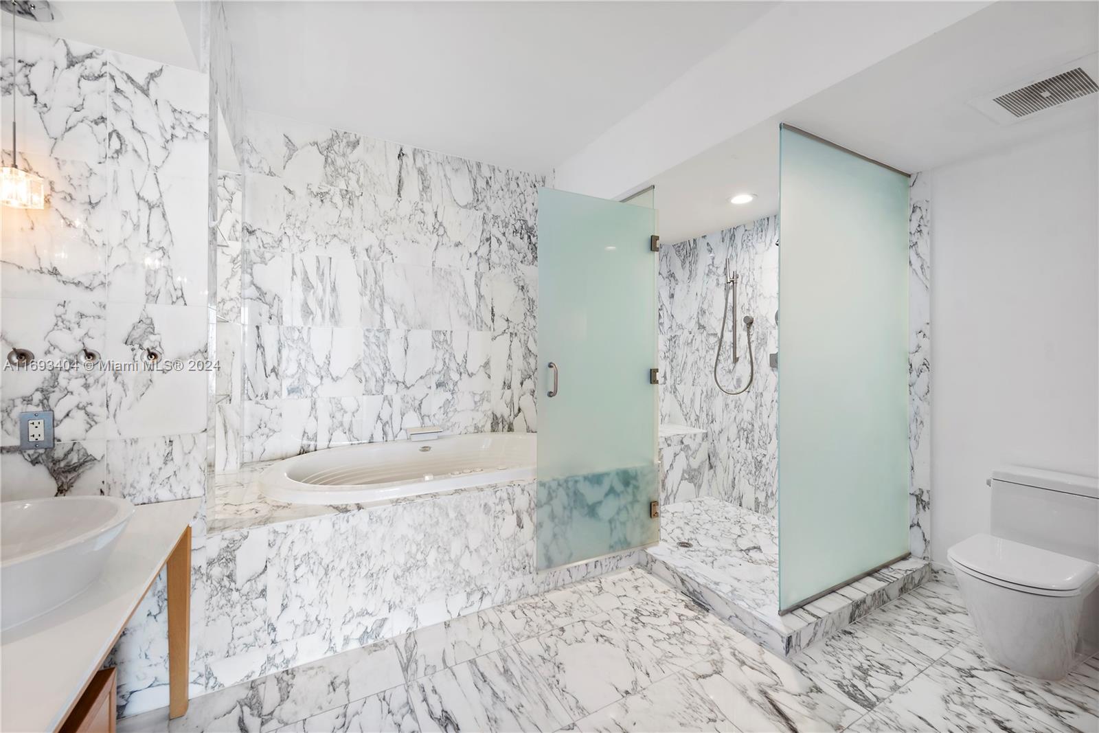 450 Alton Rd #3206, Miami Beach FL 33139