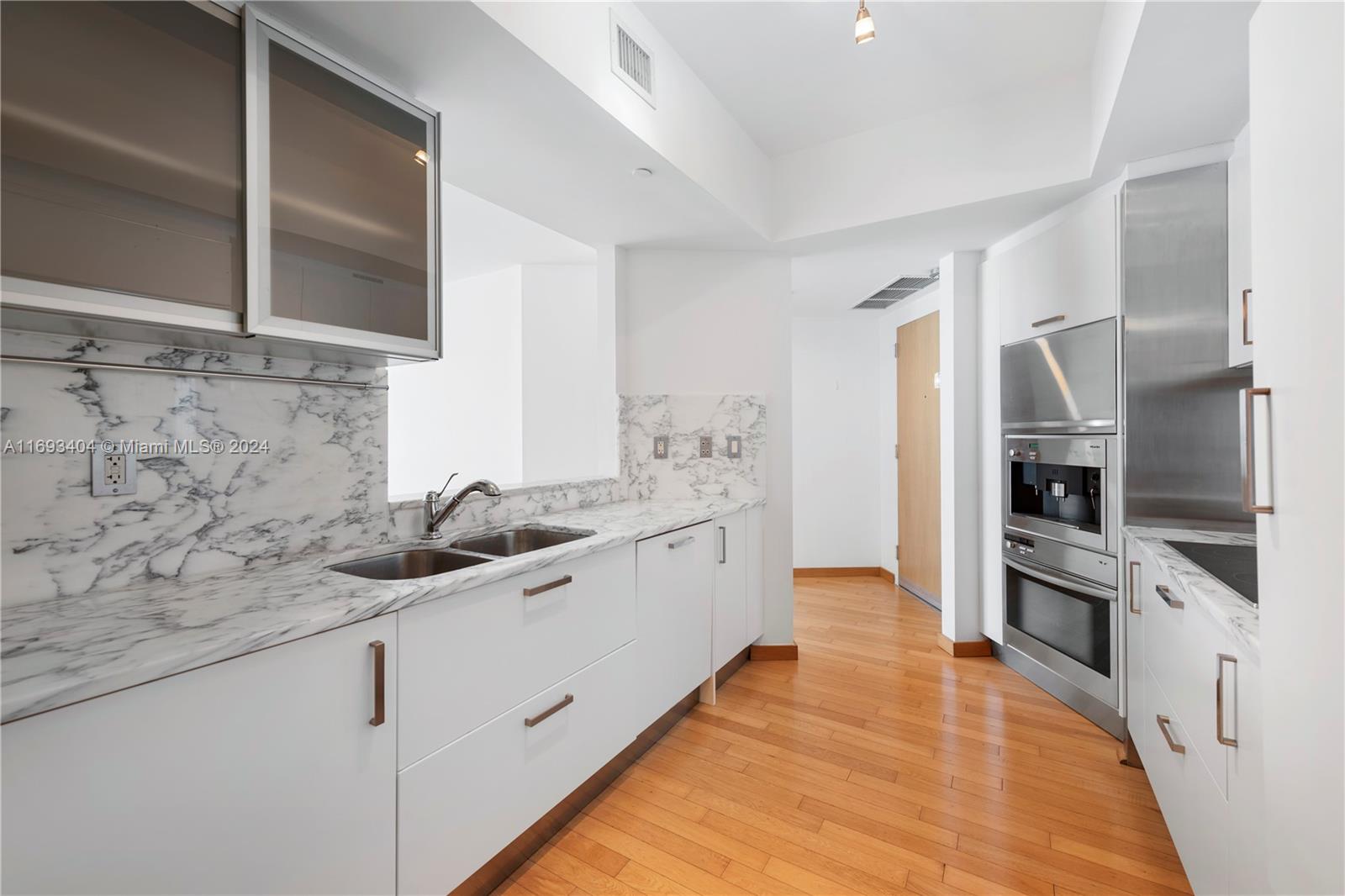 450 Alton Rd #3206, Miami Beach FL 33139