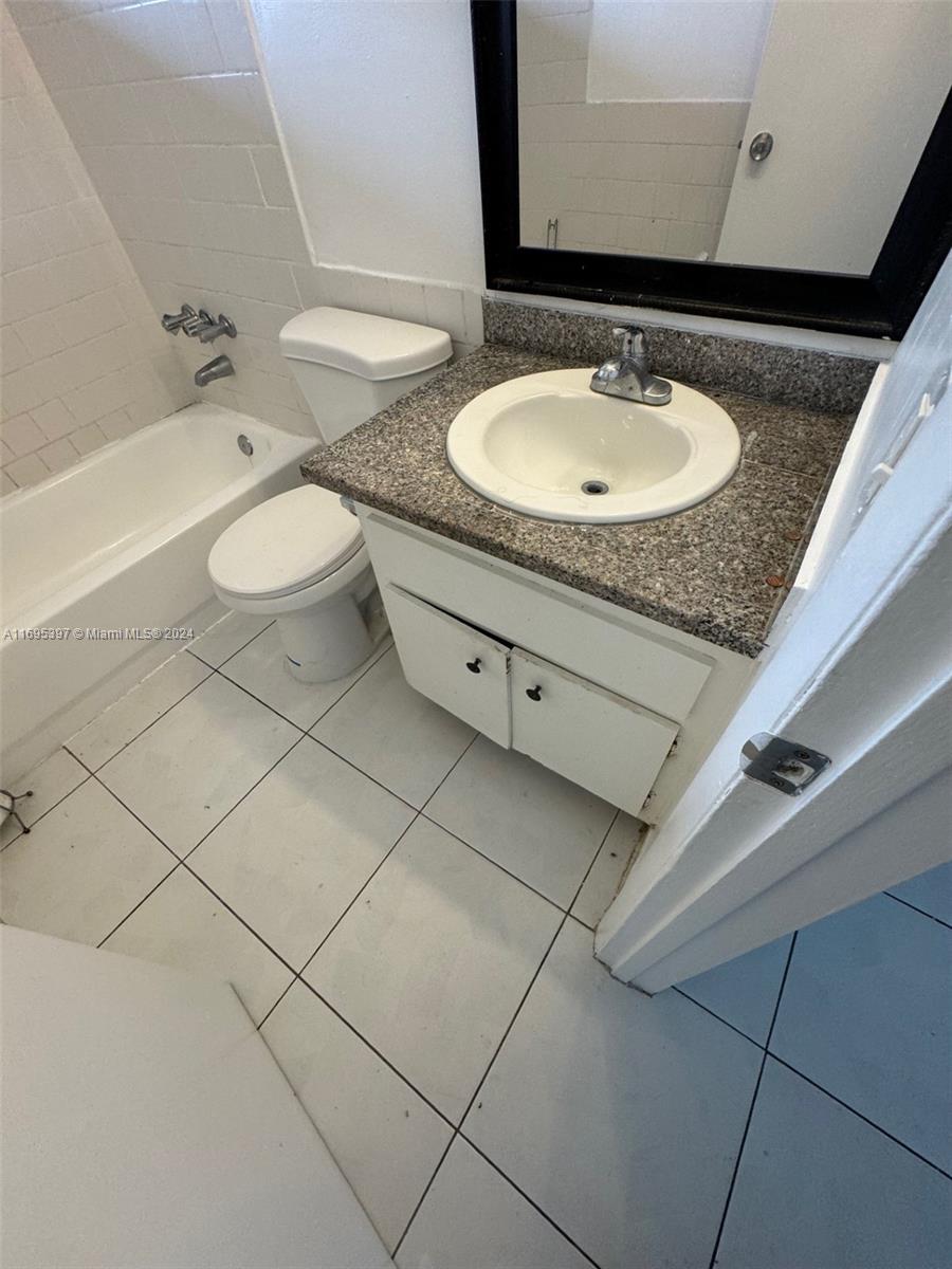 7441 Kimberly Blvd #201B, North Lauderdale, Florida image 28