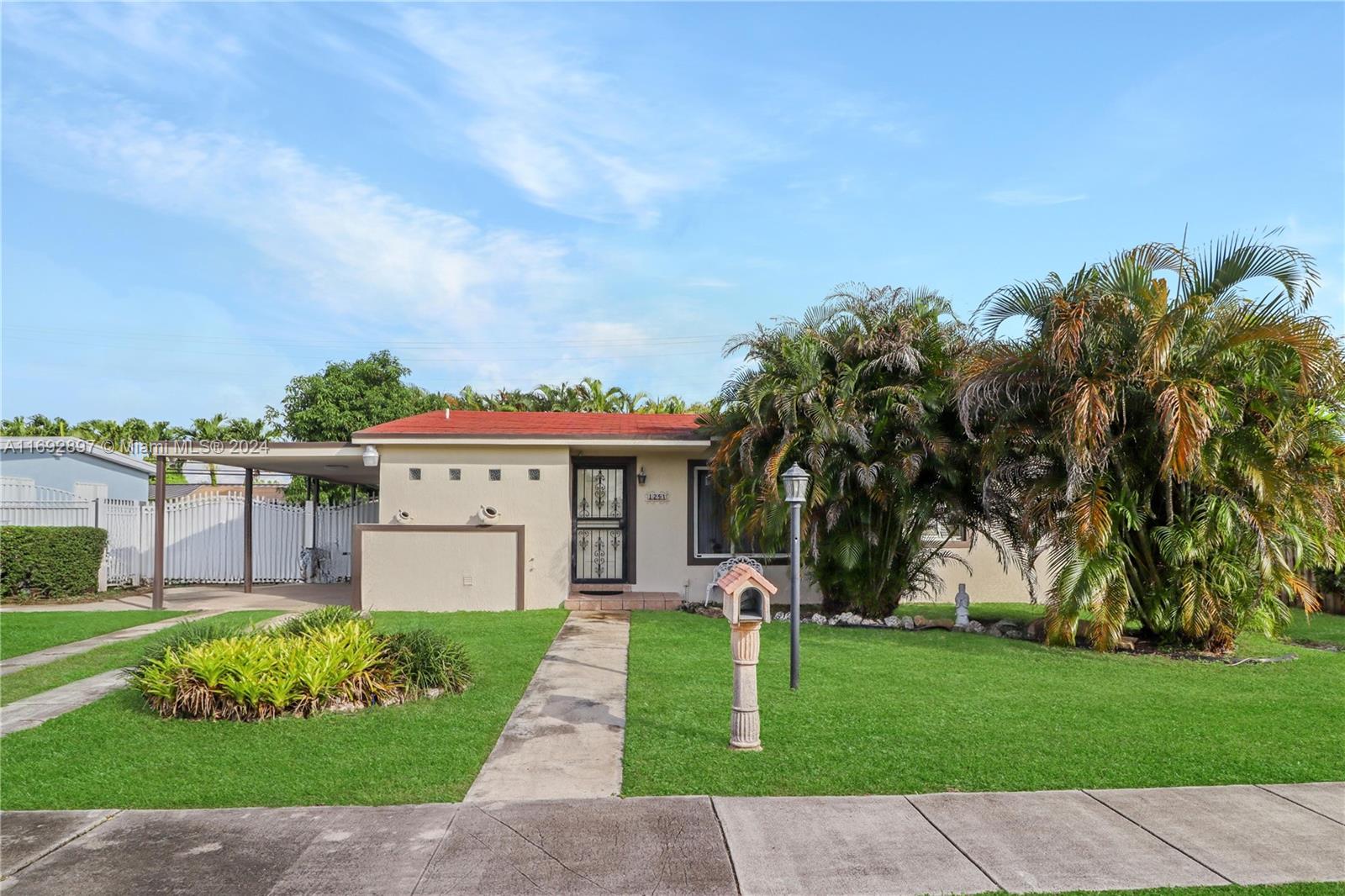 1251 W 62nd St, Hialeah, FL 33012