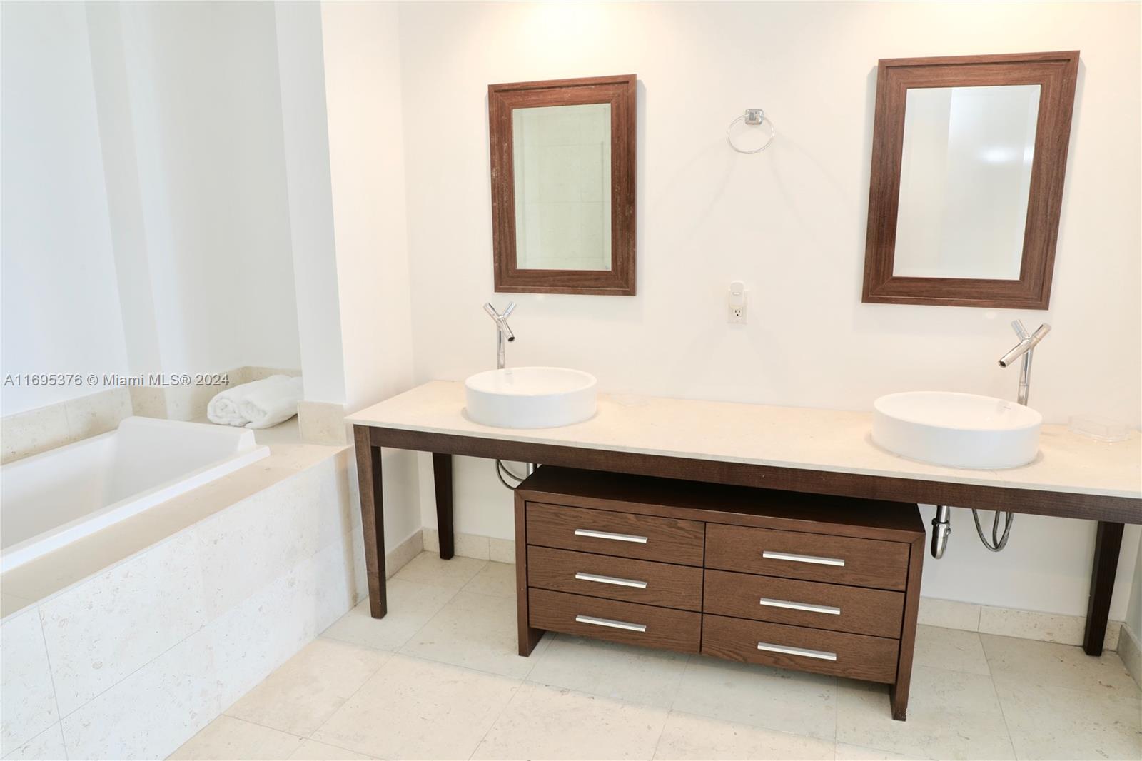 495 Brickell Ave #4503, Miami FL 33131