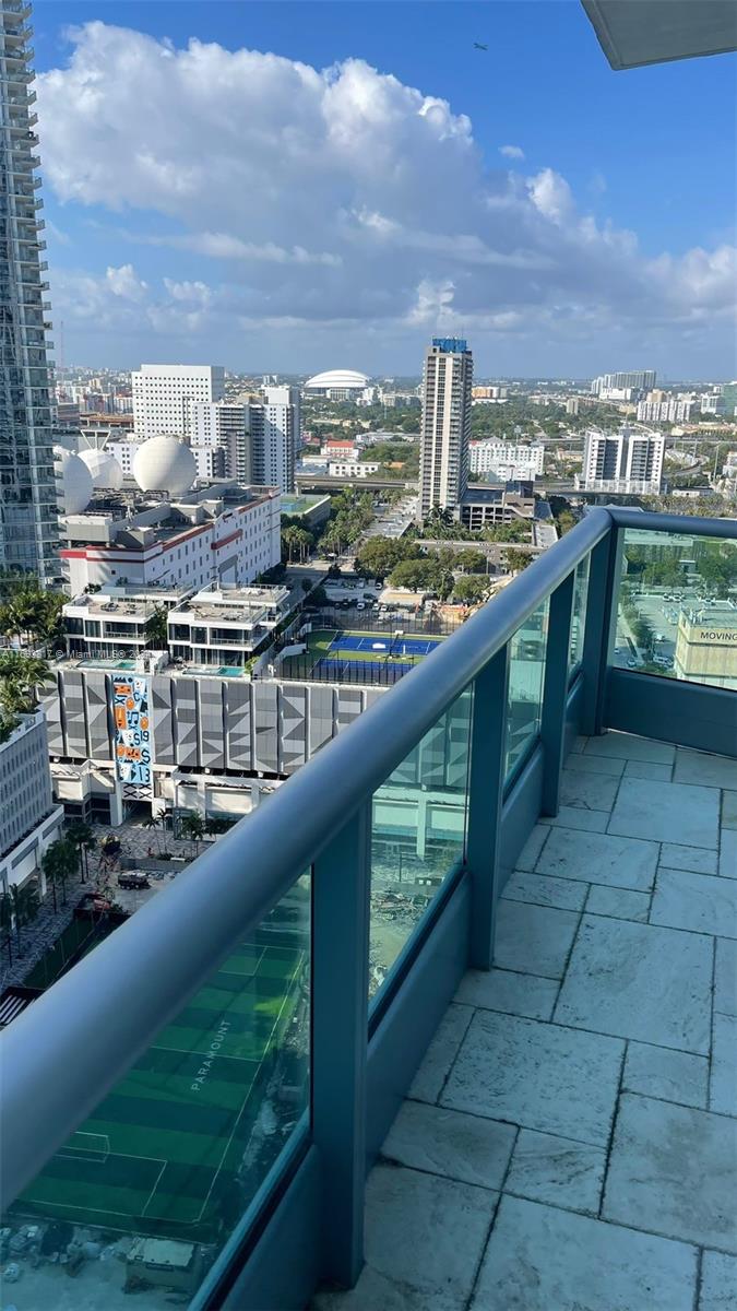 900 Biscayne Blvd #2812, Miami FL 33132