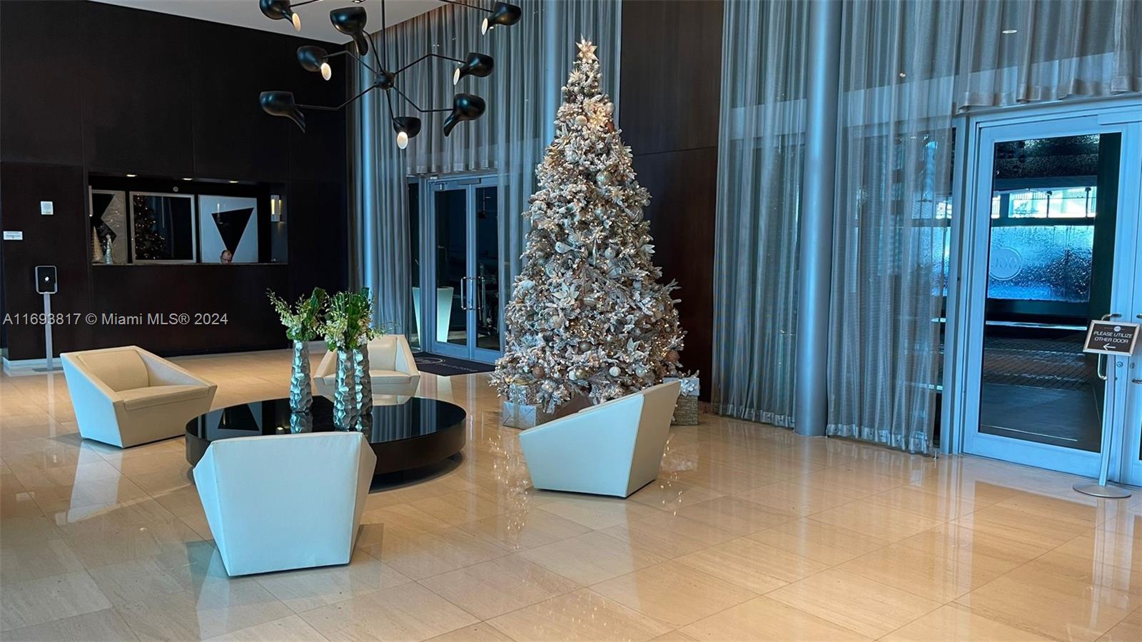 900 Biscayne Blvd #2812, Miami FL 33132