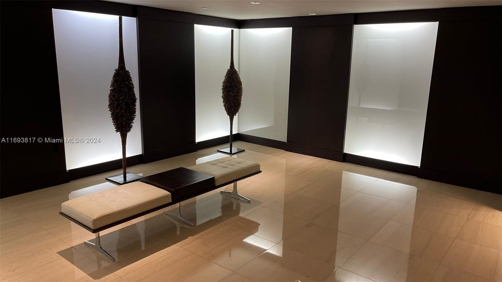 900 Biscayne Blvd #2812, Miami FL 33132