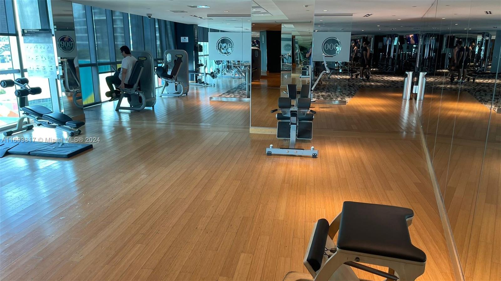 900 Biscayne Blvd #2812, Miami FL 33132
