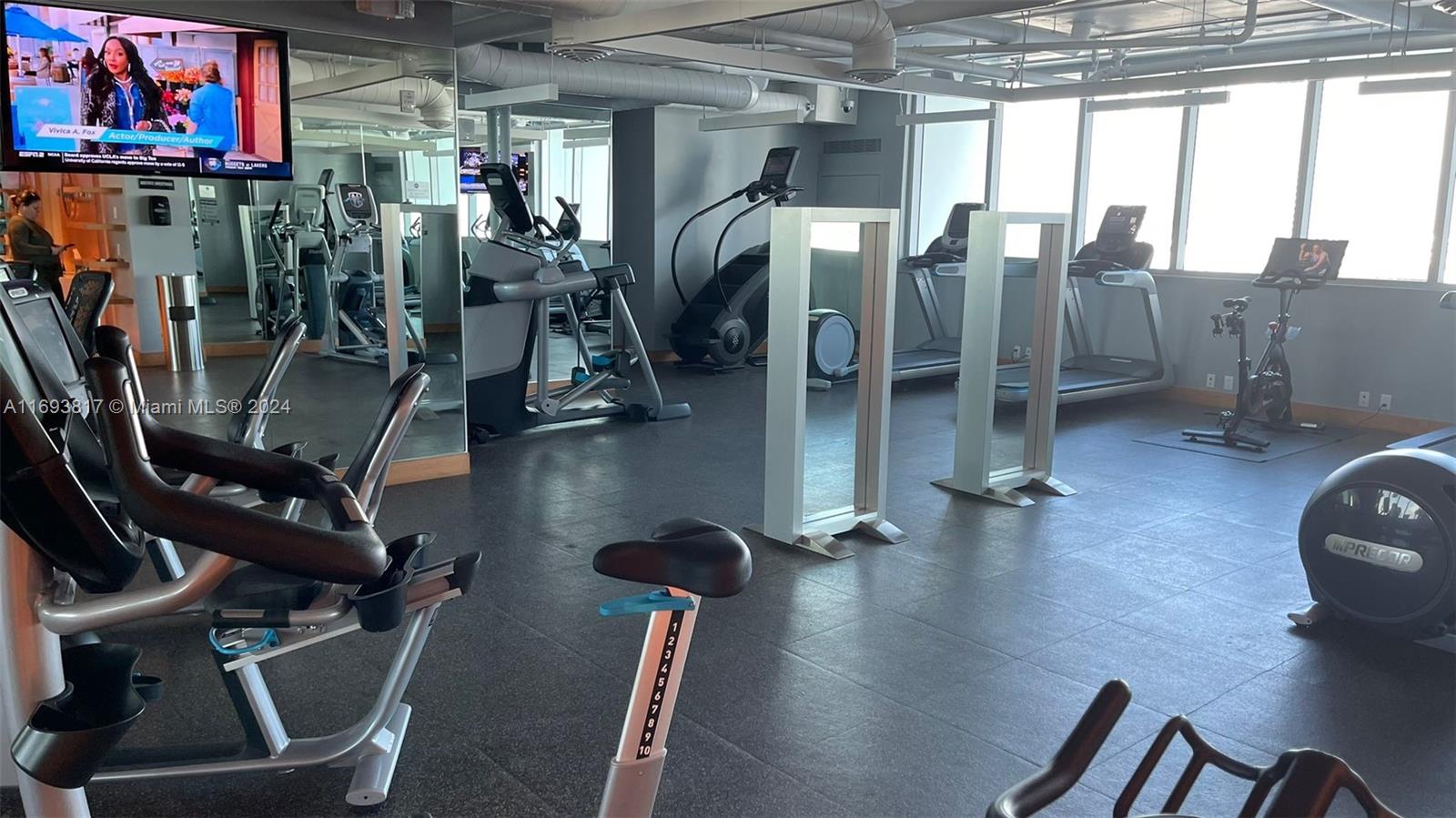 900 Biscayne Blvd #2812, Miami FL 33132