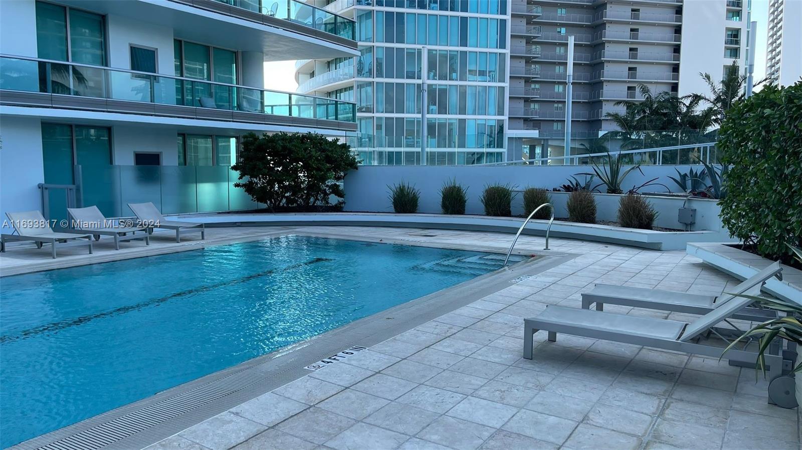 900 Biscayne Blvd #2812, Miami FL 33132
