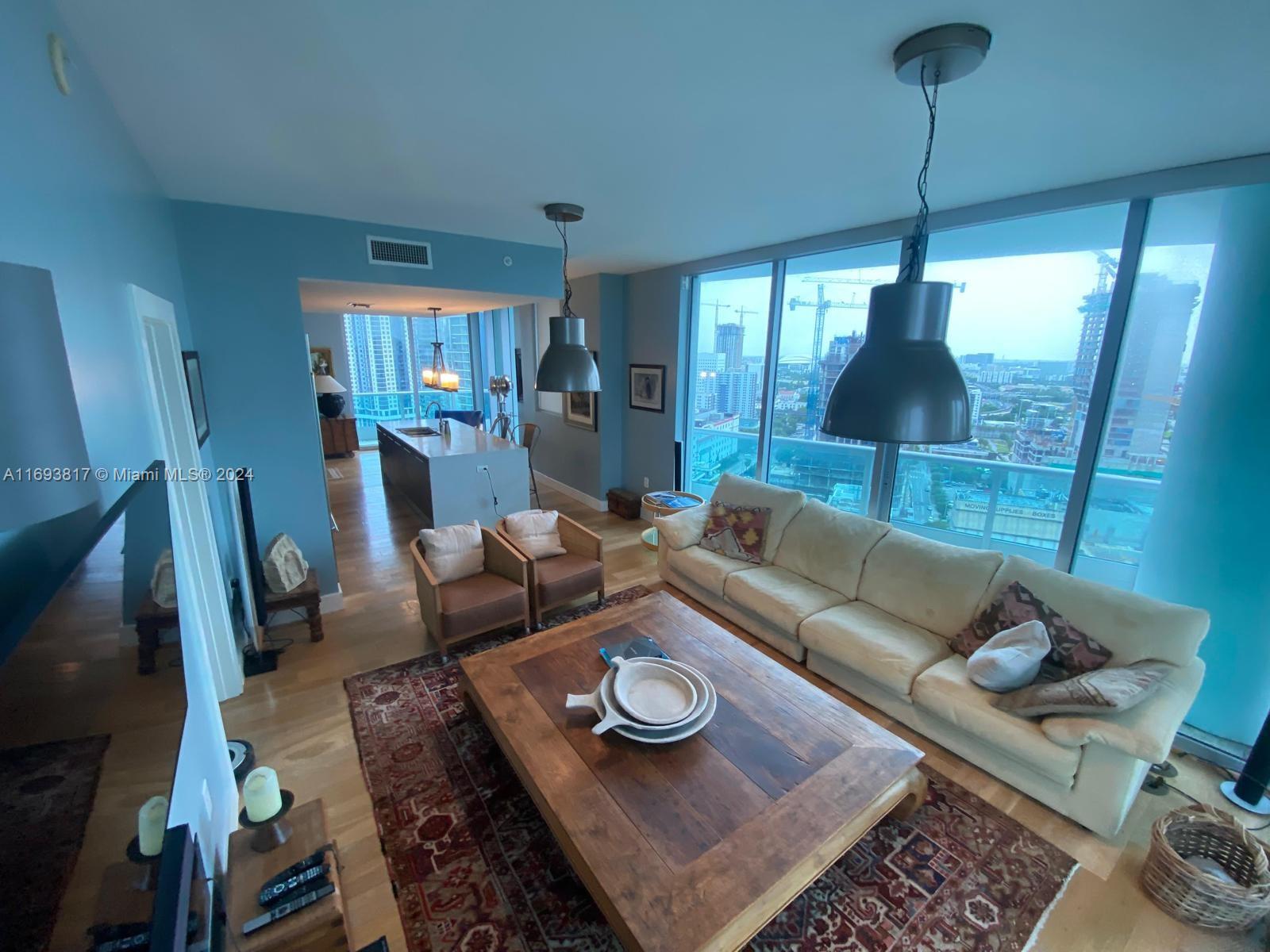 900 Biscayne Blvd #2812, Miami FL 33132