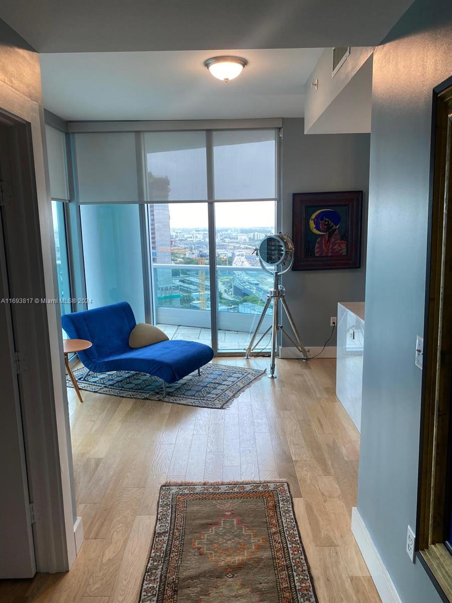 900 Biscayne Blvd #2812, Miami FL 33132