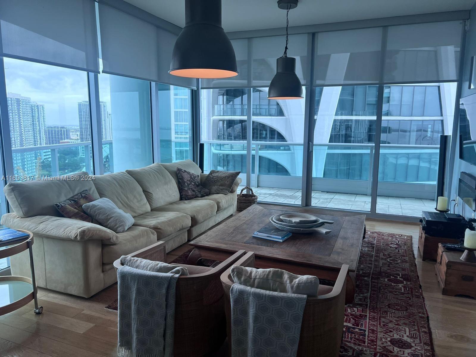 900 Biscayne Blvd #2812, Miami FL 33132