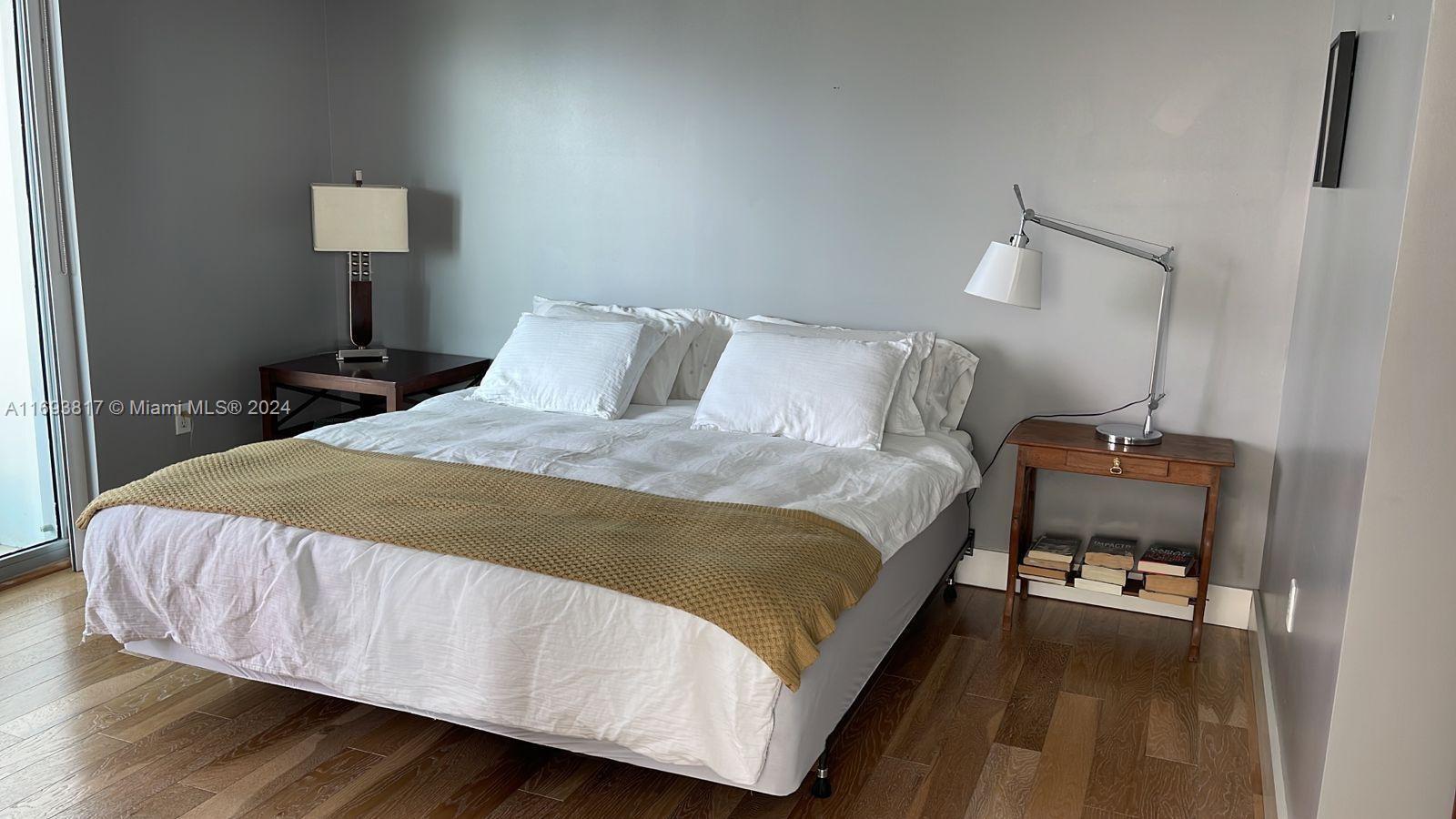 900 Biscayne Blvd #2812, Miami FL 33132
