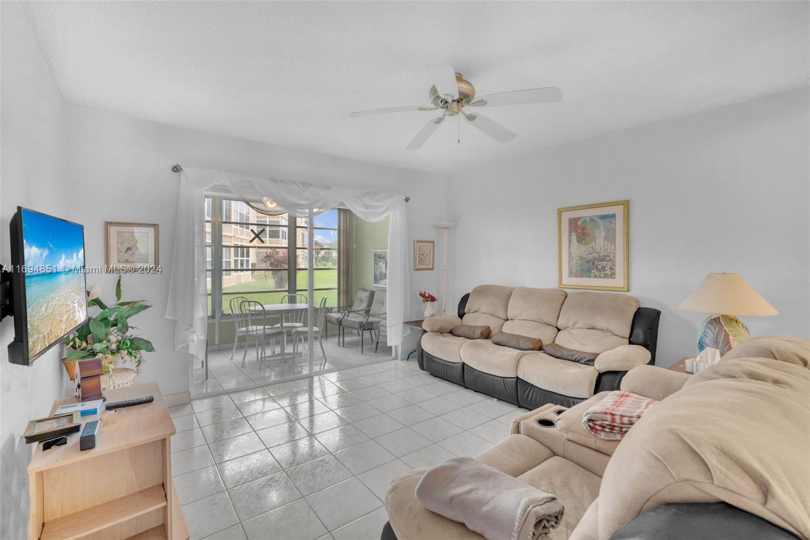 4701 NW 34th St #401, Lauderdale Lakes, Florida image 3