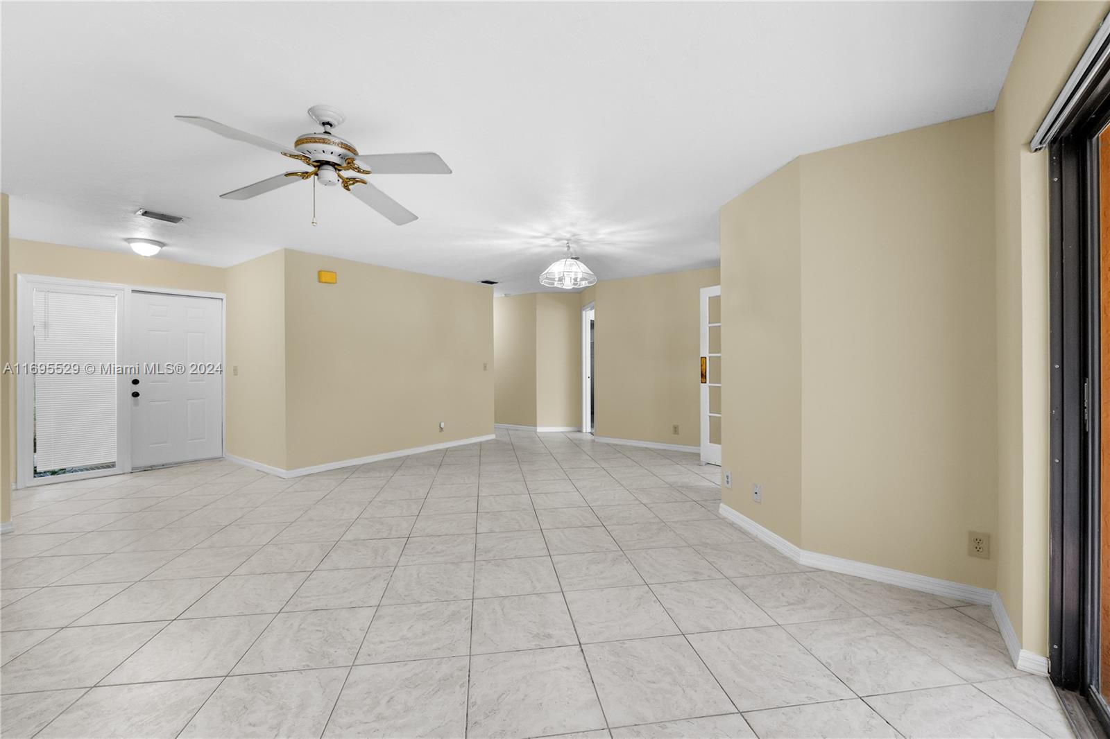 Residential, Hollywood, Florida image 3