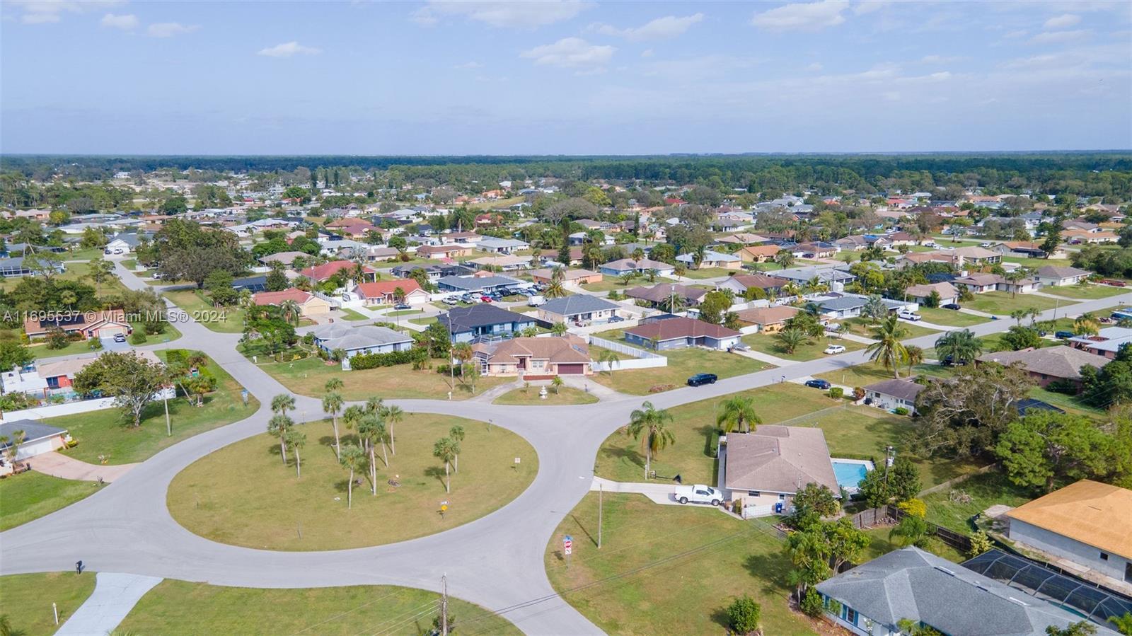 1622 Country Club Parkway, Lehigh Acres, Florida image 9