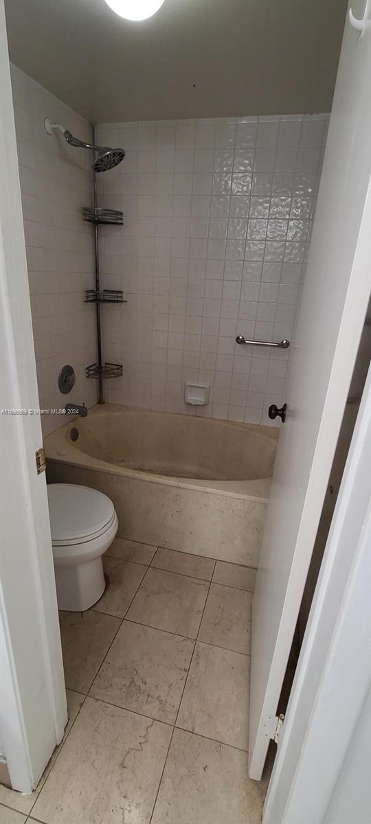 3564 Magellan Cir #211-1, Aventura, Florida image 21