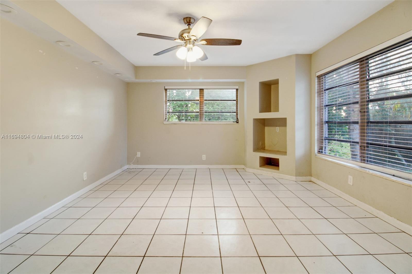 2213 Grant St, Hollywood, Florida image 17