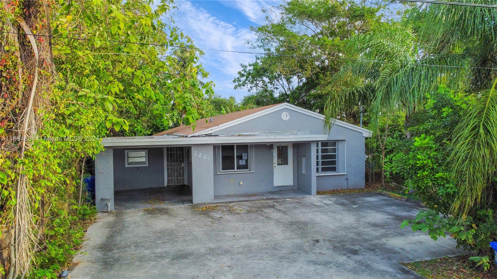 2213 Grant St, Hollywood, Florida image 3