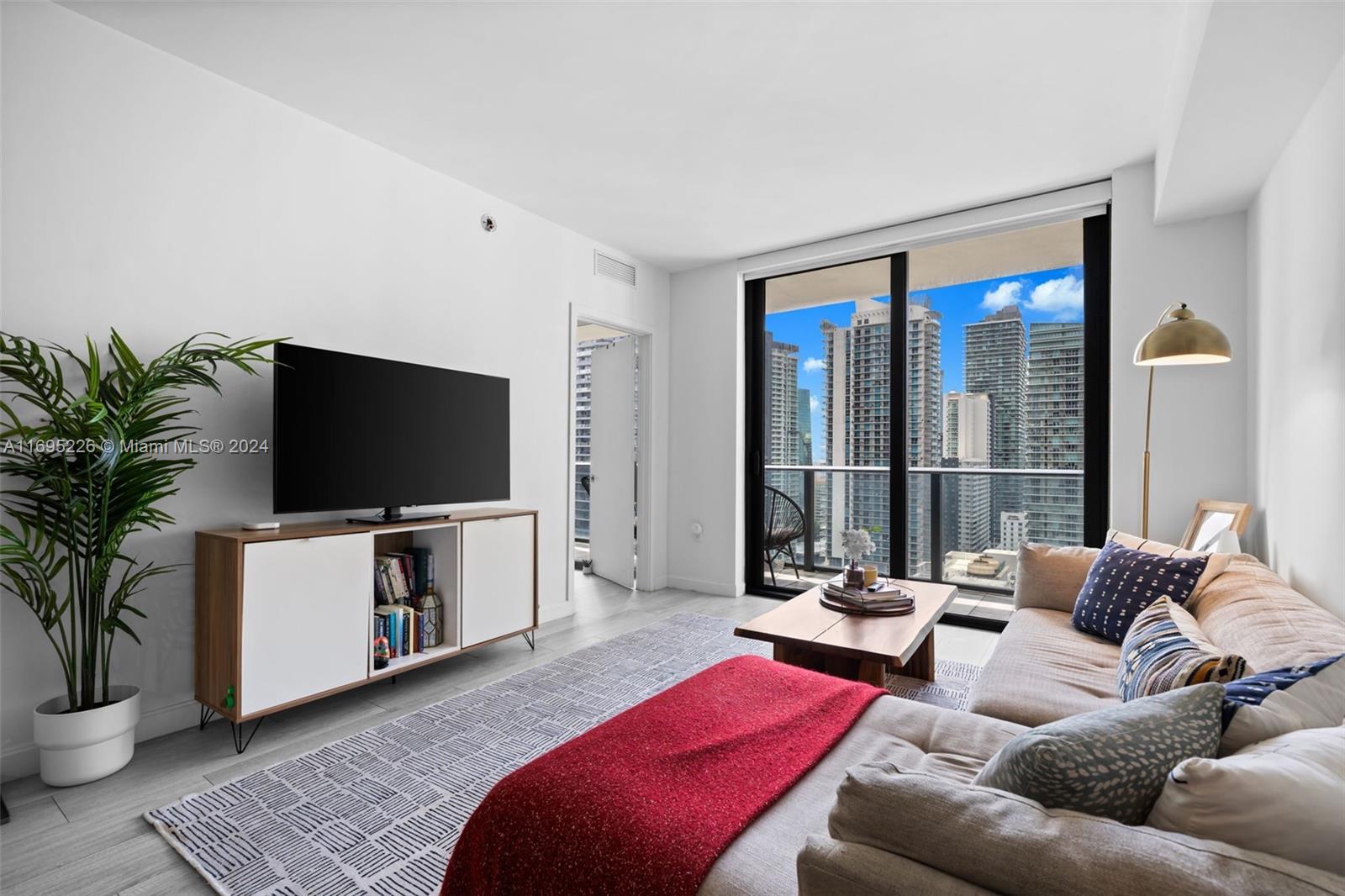 55 SW 9th St #2305, Miami FL 33130