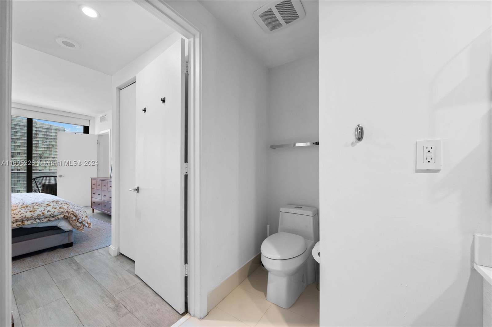 55 SW 9th St #2305, Miami FL 33130