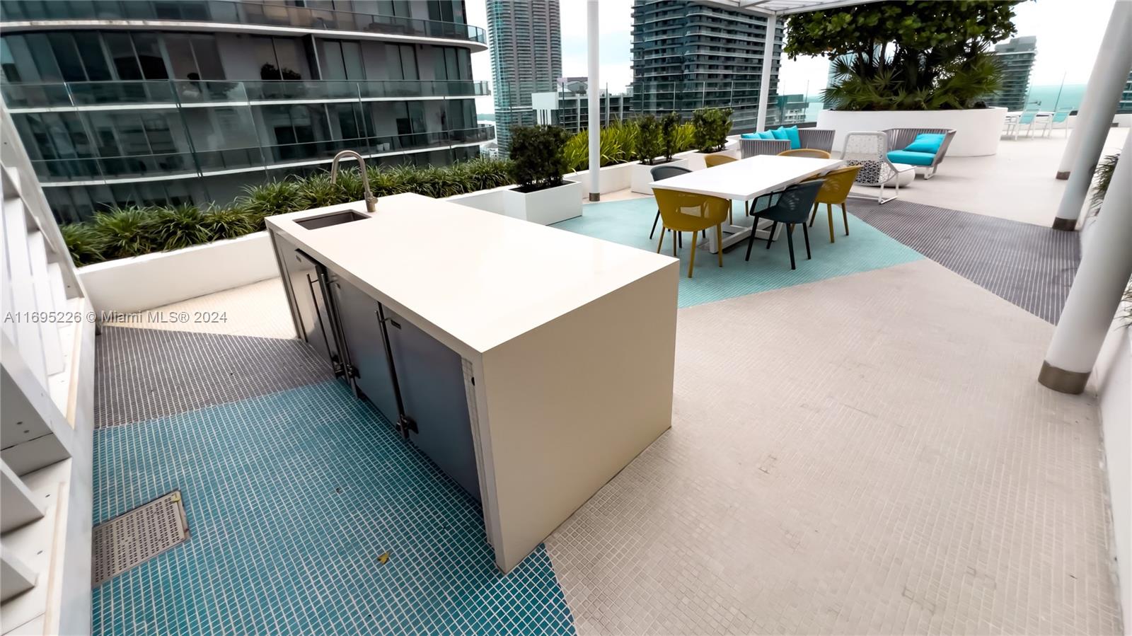 55 SW 9th St #2305, Miami FL 33130