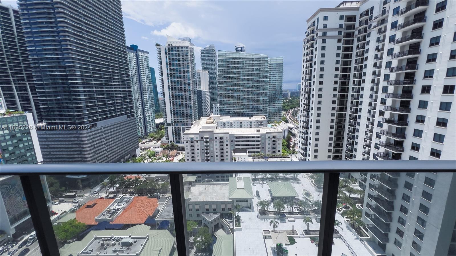55 SW 9th St #2305, Miami FL 33130