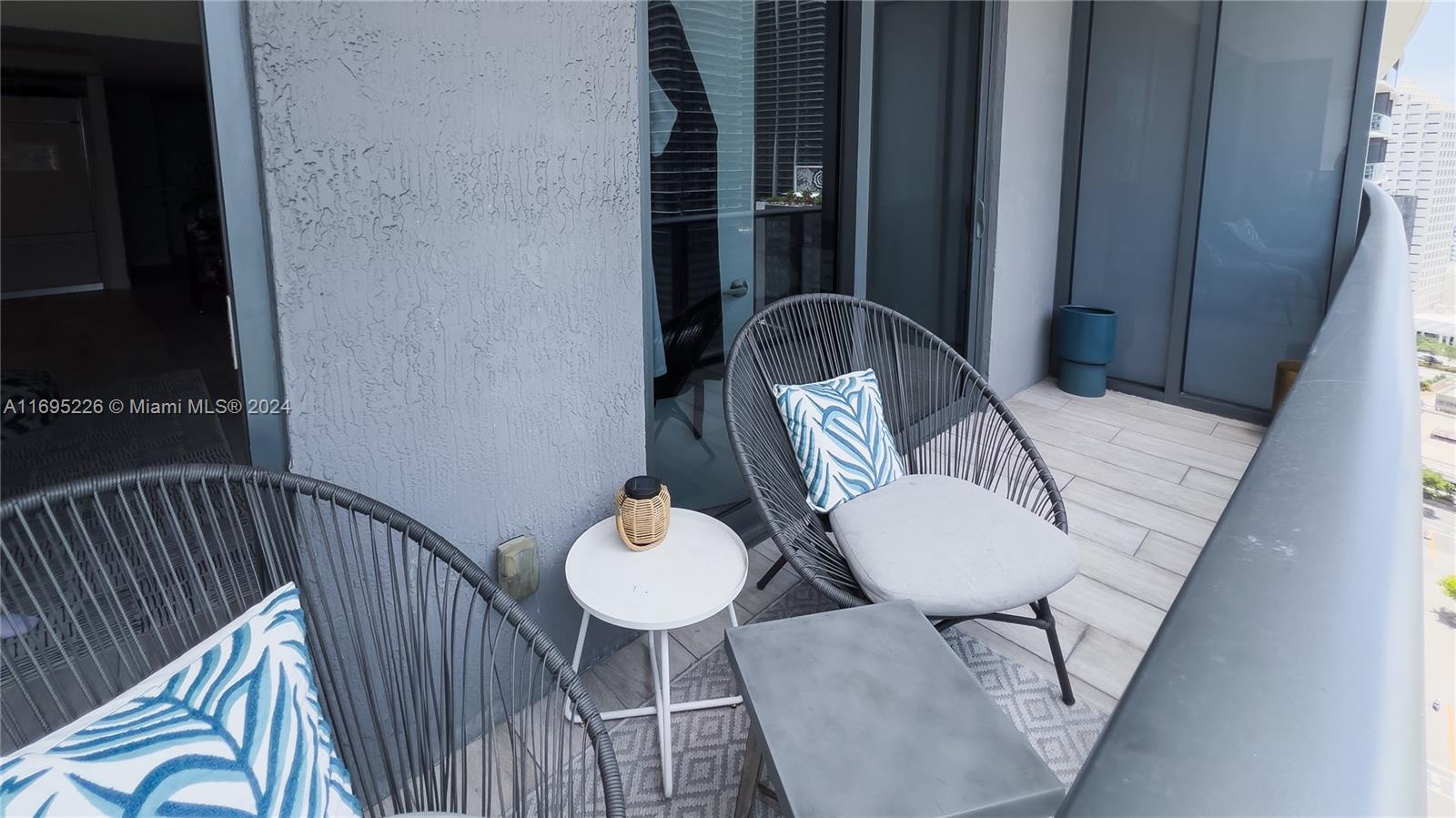 55 SW 9th St #2305, Miami FL 33130