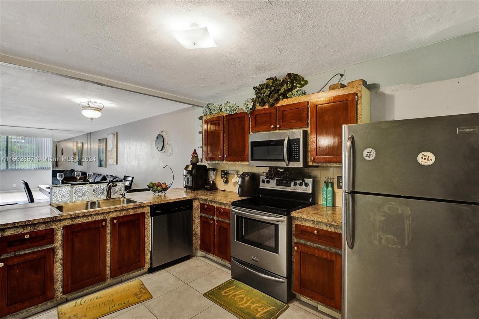 8010 Hampton Blvd #211, North Lauderdale, Florida image 2